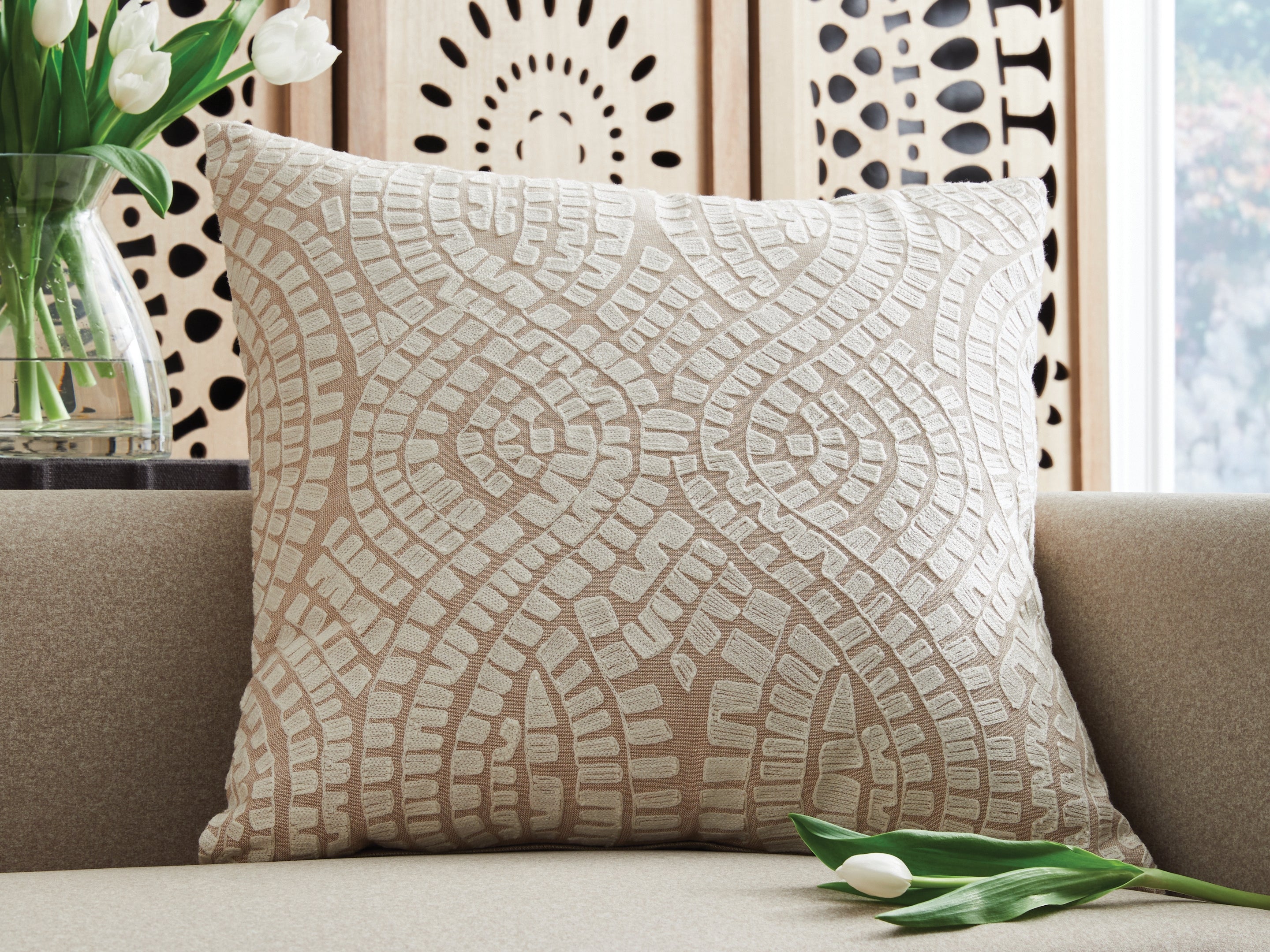 Elite Furniture Outlet - Ashley Furniture - Cortlen Pillows - Pillow (4/CS) / Beige/Ivory - A1001122