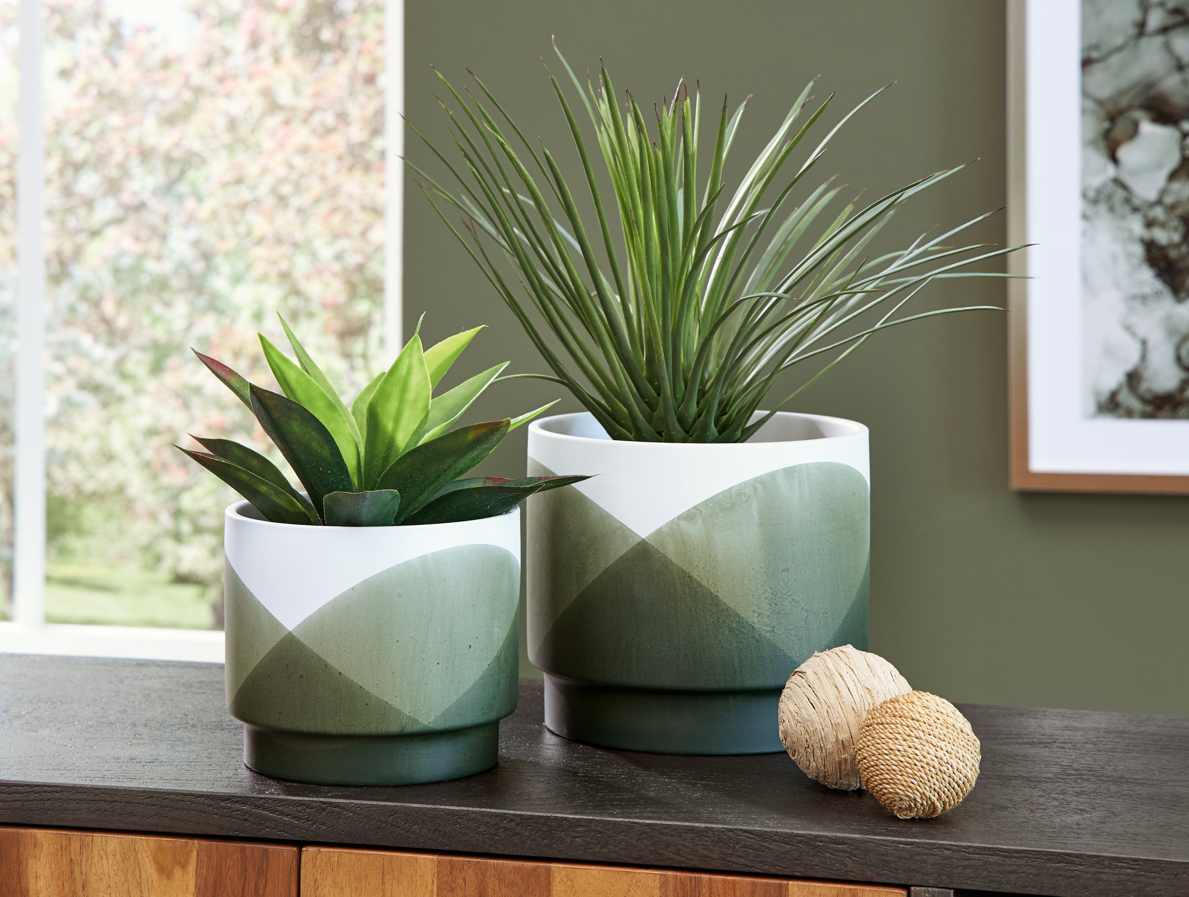 Elite Furniture Outlet - Ashley Furniture - Ardenridge Planter (Set of 2) - Planter Set (Set of 2) / Green/White - A2000579