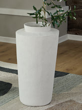 Elite Furniture Outlet - Ashley Furniture - Flurinworth Vase - Vase / Cream - A2000768
