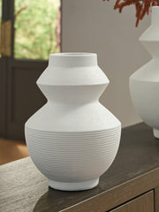 Elite Furniture Outlet - Ashley Furniture - Naveen Vase - Vase / White - A2000870