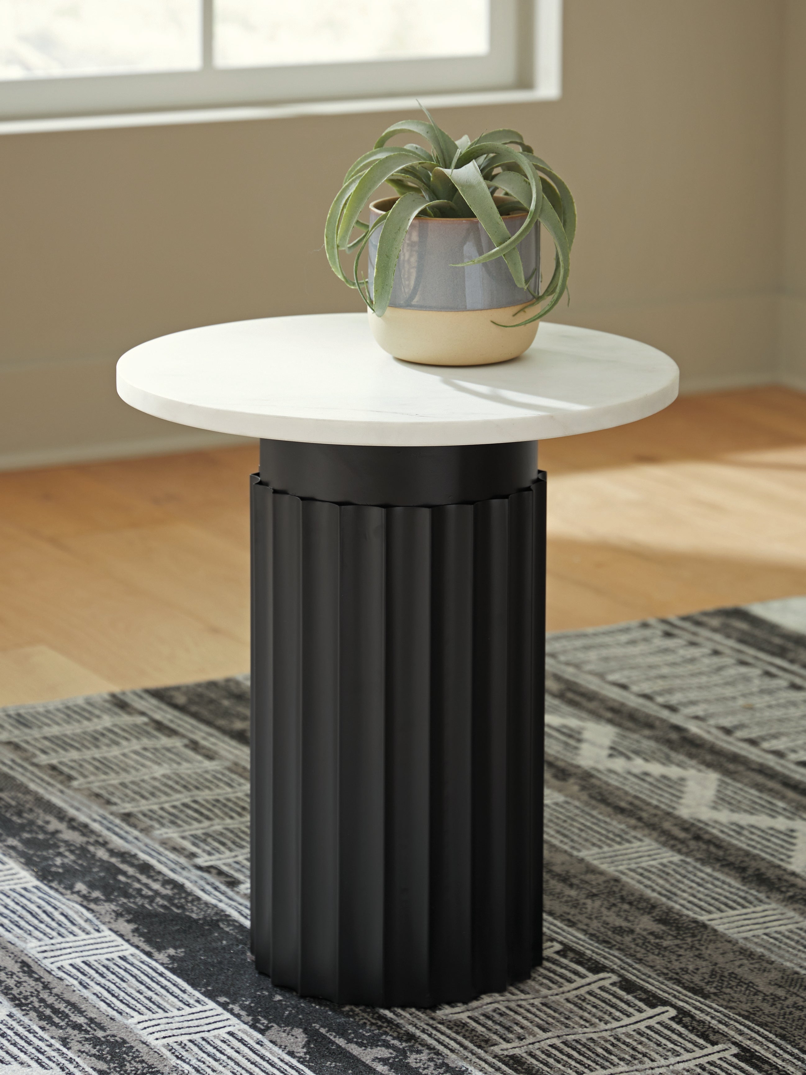 Elite Furniture Outlet - Ashley Furniture - Wainstone Accent Table - Accent Table / Black/White - A4000724