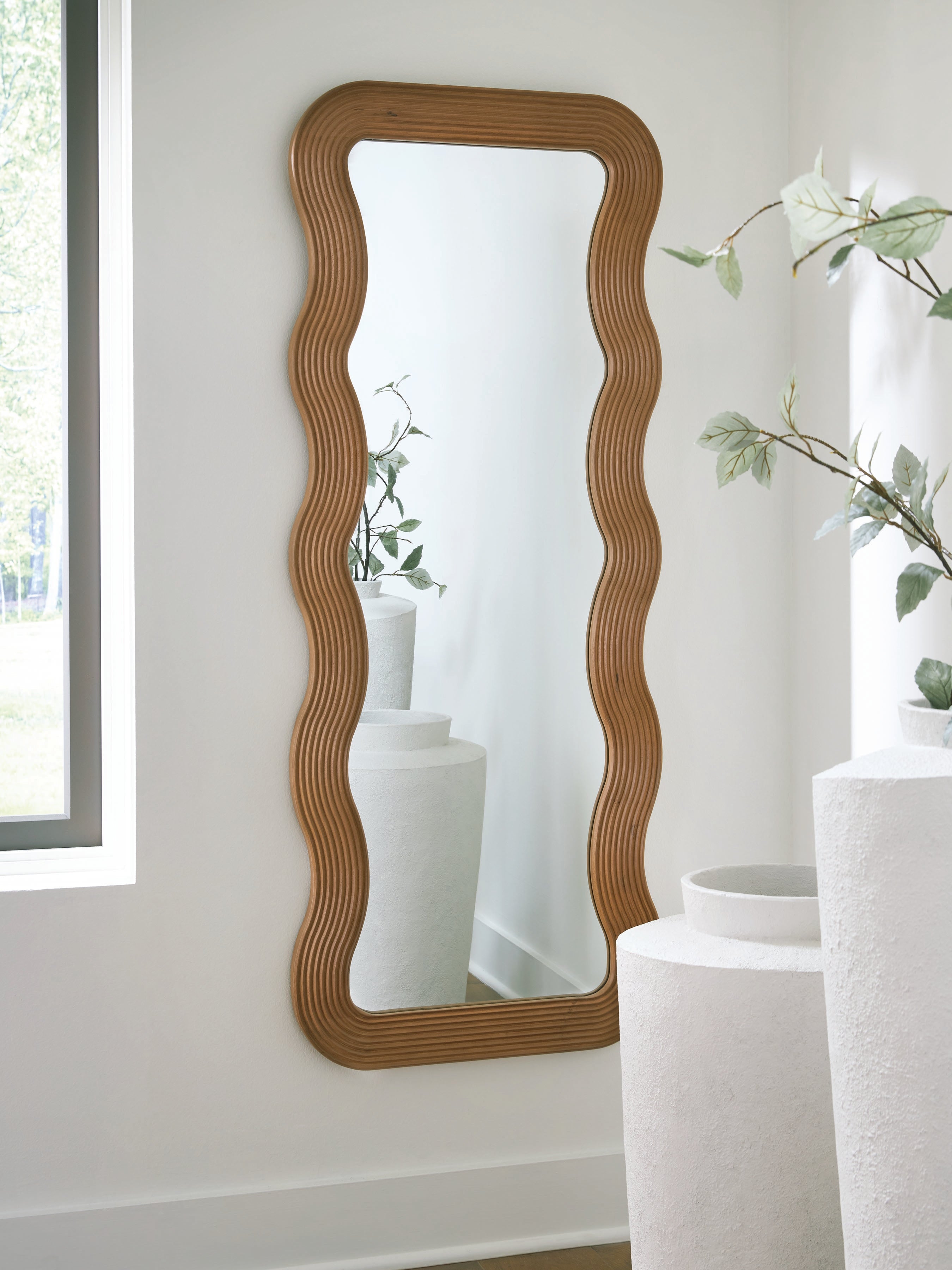 Elite Furniture Outlet - Ashley Furniture - Ellisonville Mirror - Floor Mirror / Brown - A8010413