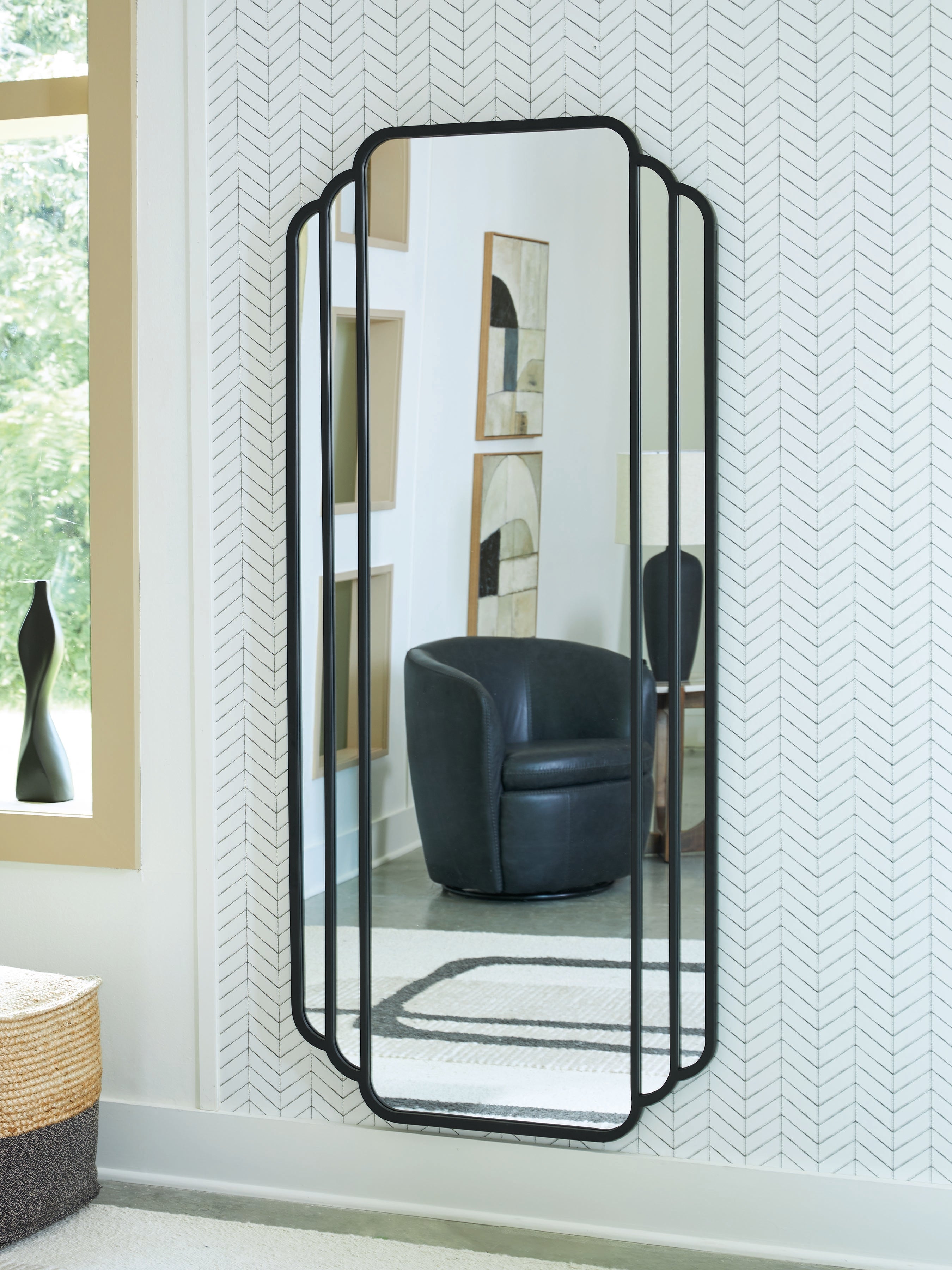 Elite Furniture Outlet - Ashley Furniture - Antigone Mirror - Floor Mirror / Black - A8010434