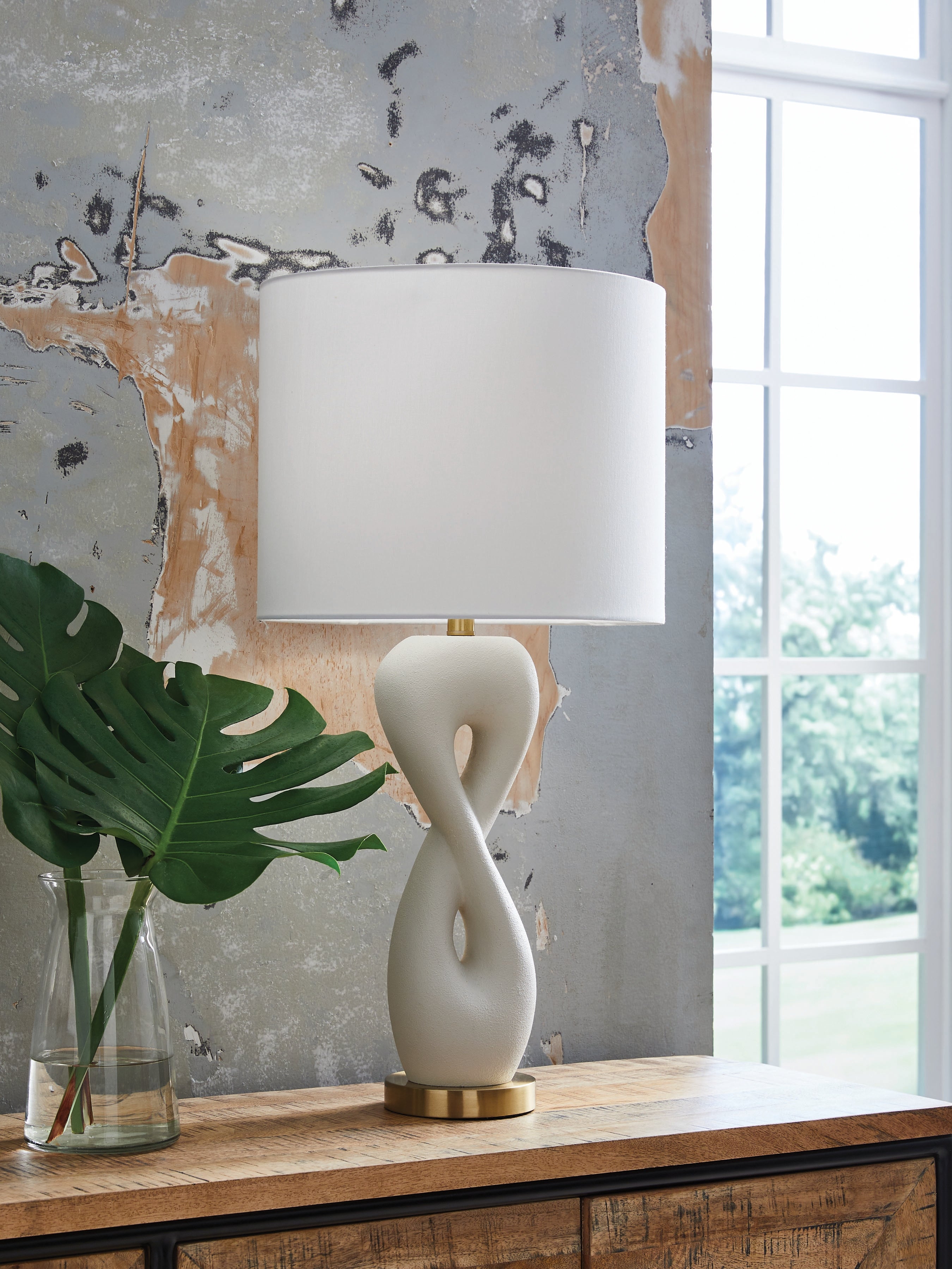 Elite Furniture Outlet - Ashley Furniture - Judrich Lighting - Poly Table Lamp (1/CN) / White/Gold Finish - L236024