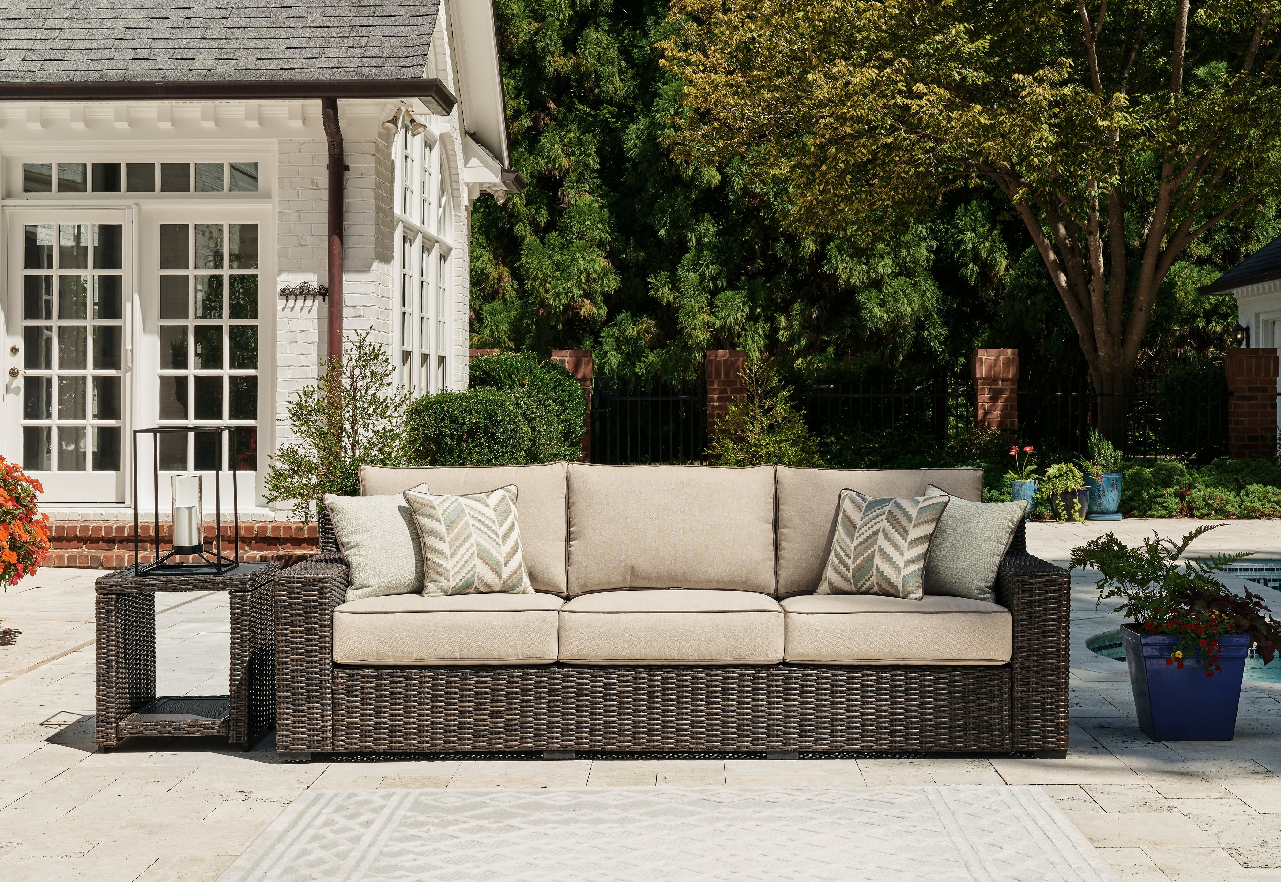 Elite Furniture Outlet - Ashley Furniture - Coastline Bay Outdoor - Ottoman with Cushion / Brown - P784-814