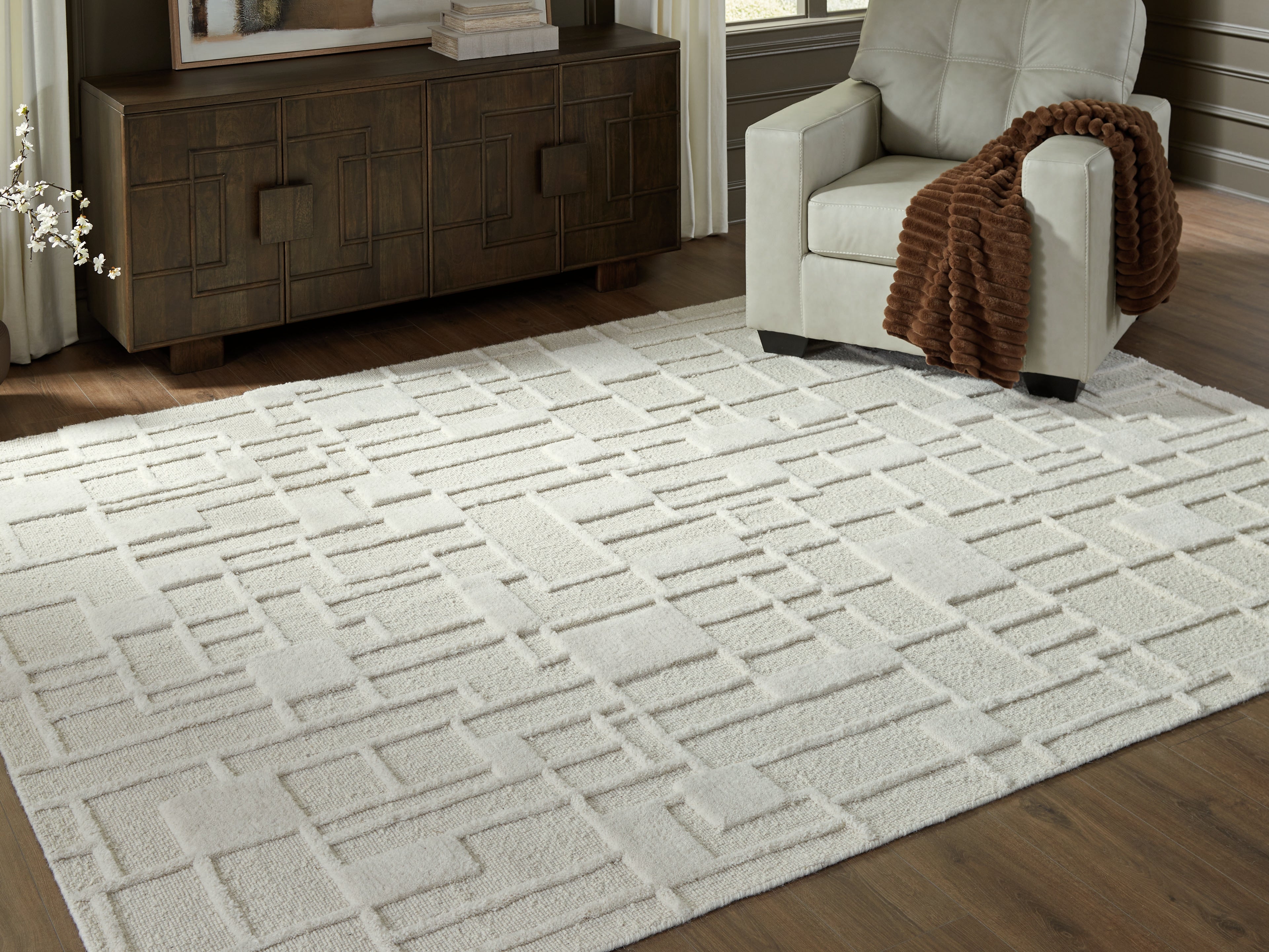 Elite Furniture Outlet - Ashley Furniture - Empriss Rug - 5' x 7' Area Rug / Ivory - R407622