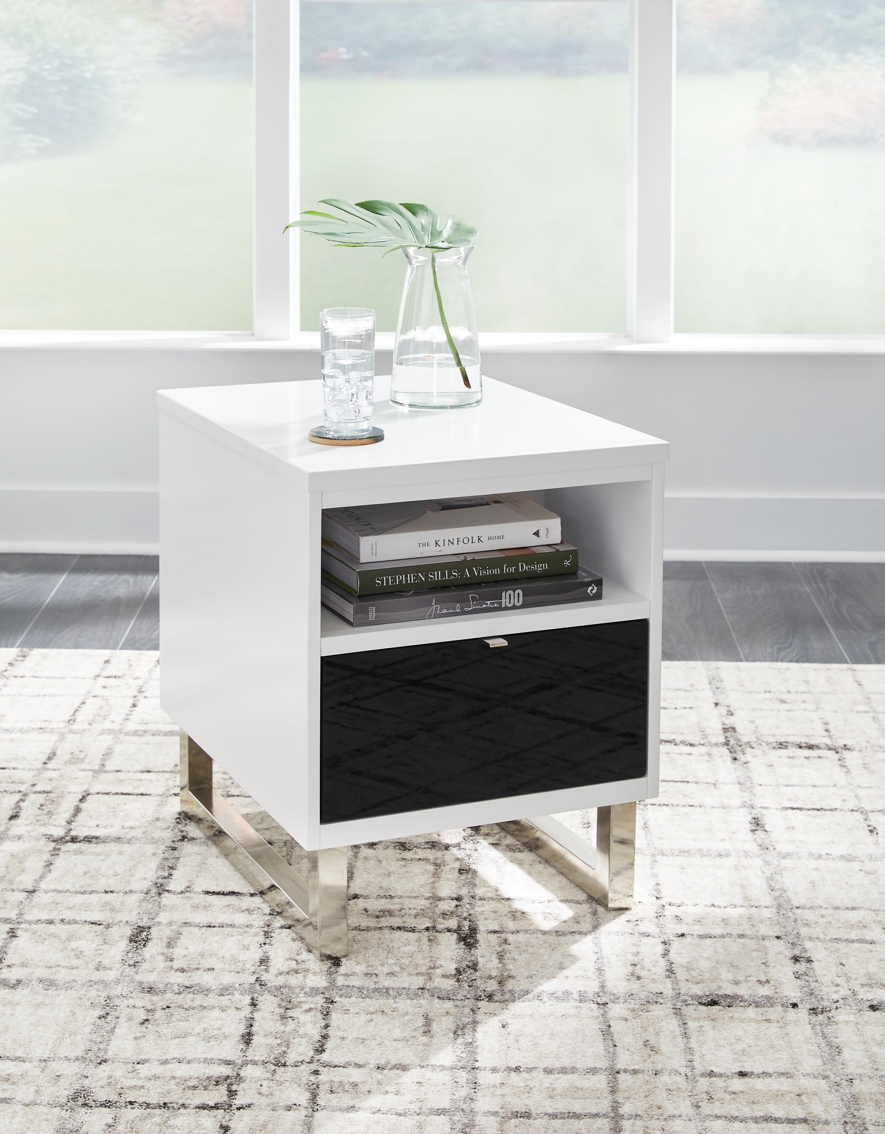 Elite Furniture Outlet - Ashley Furniture - Gardoni Chairside End Table - Chair Side End Table / White/Black - T756-7