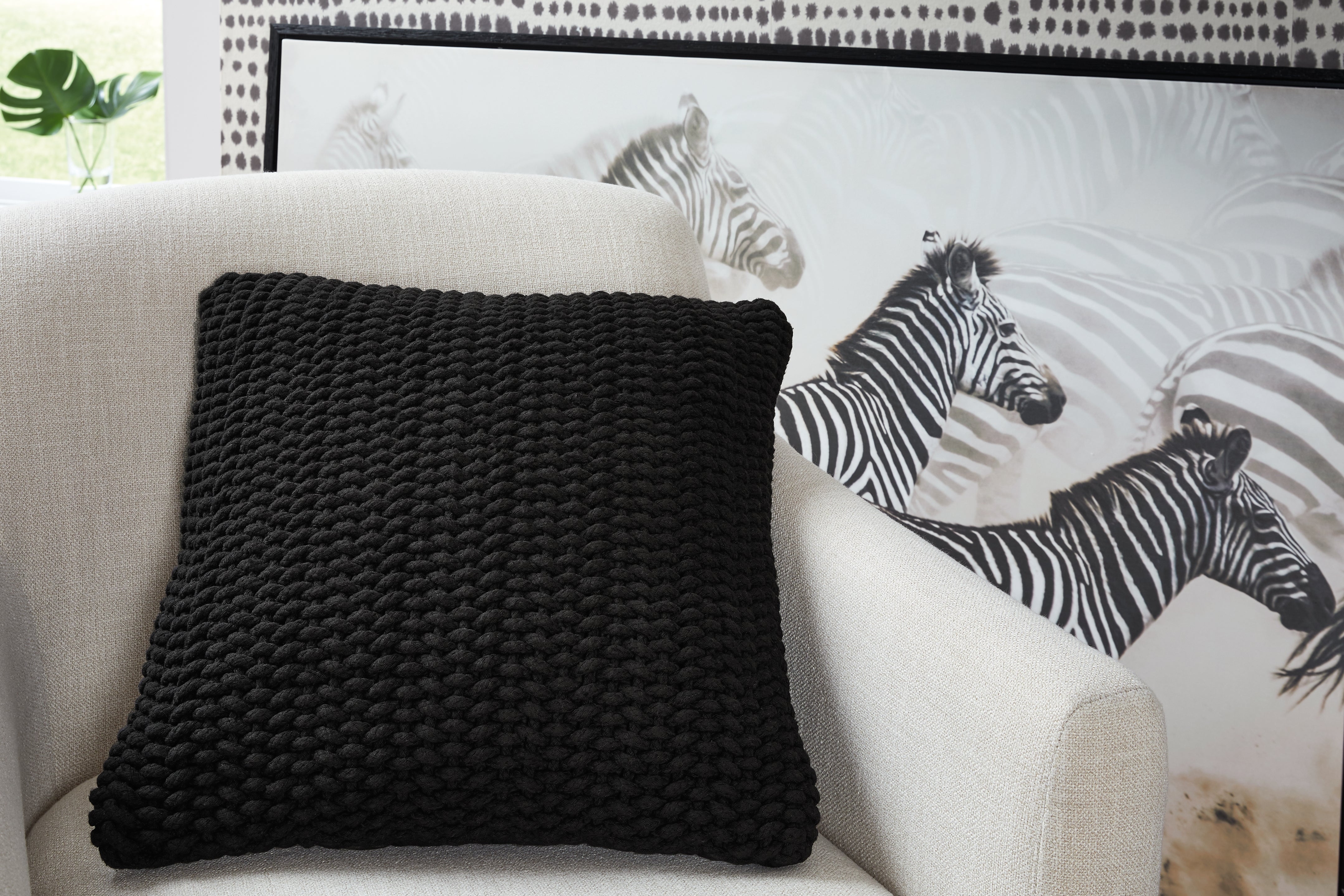 Elite Furniture Outlet - Ashley Furniture - Renemore Pillows - Pillow / Black - A1000475P