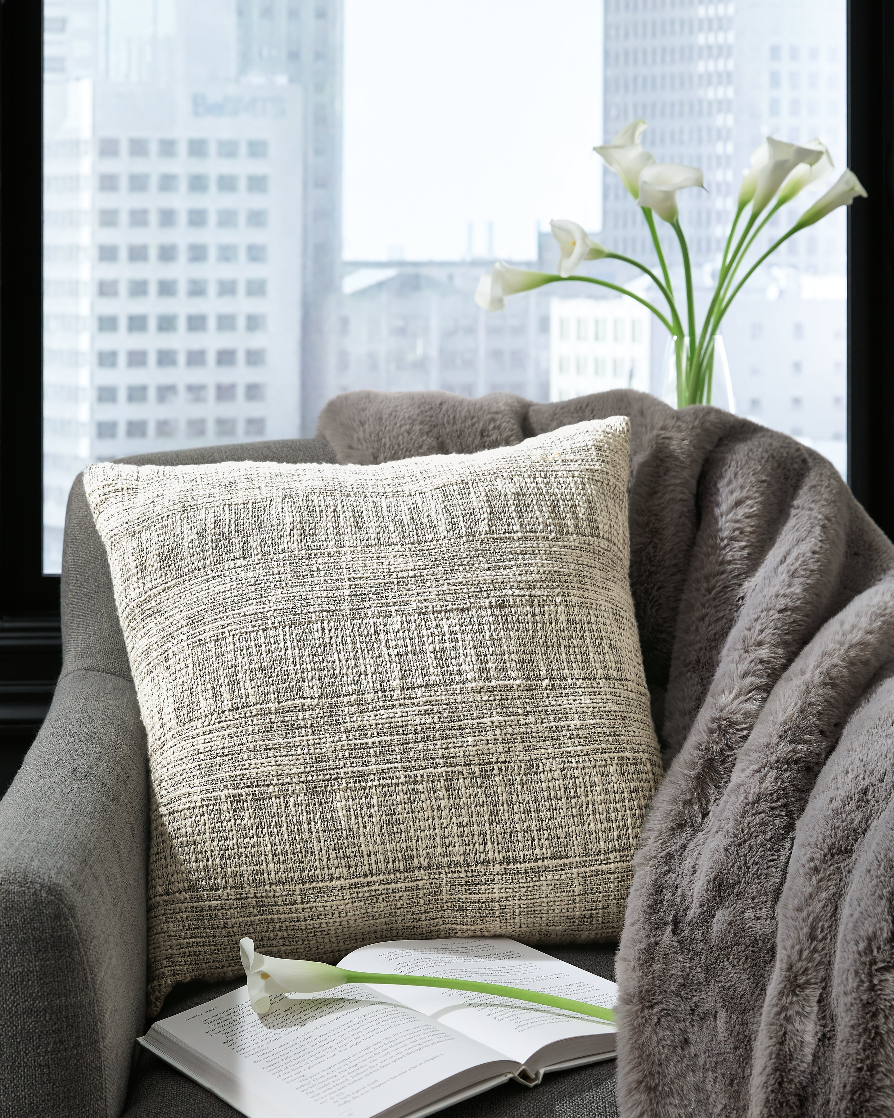 Elite Furniture Outlet - Ashley Furniture - Carddon Pillows - Pillow / Black/White - A1000960P