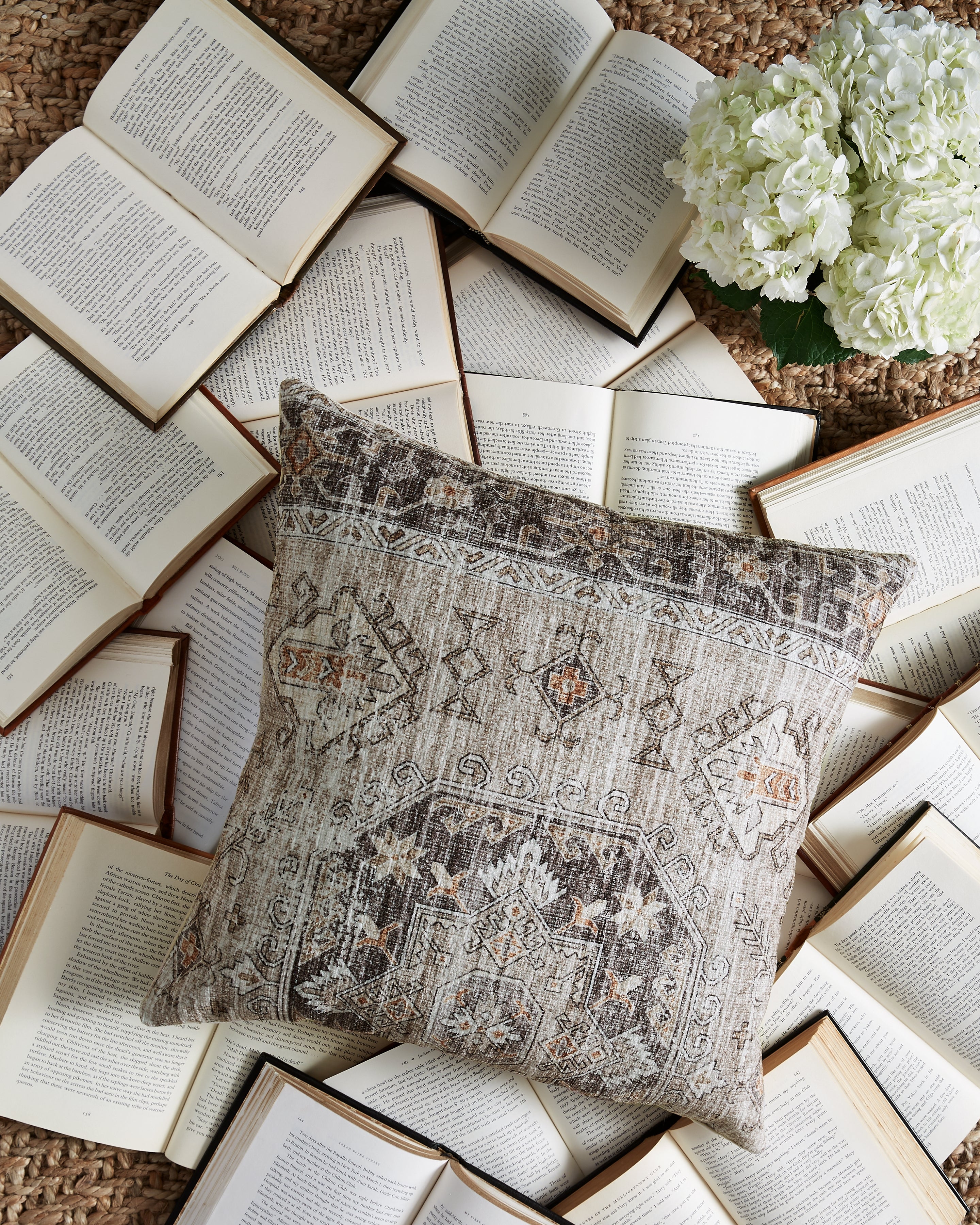 Elite Furniture Outlet - Ashley Furniture - Roseridge Pillows - Pillow / Brown/Black/Cream - A1000972P
