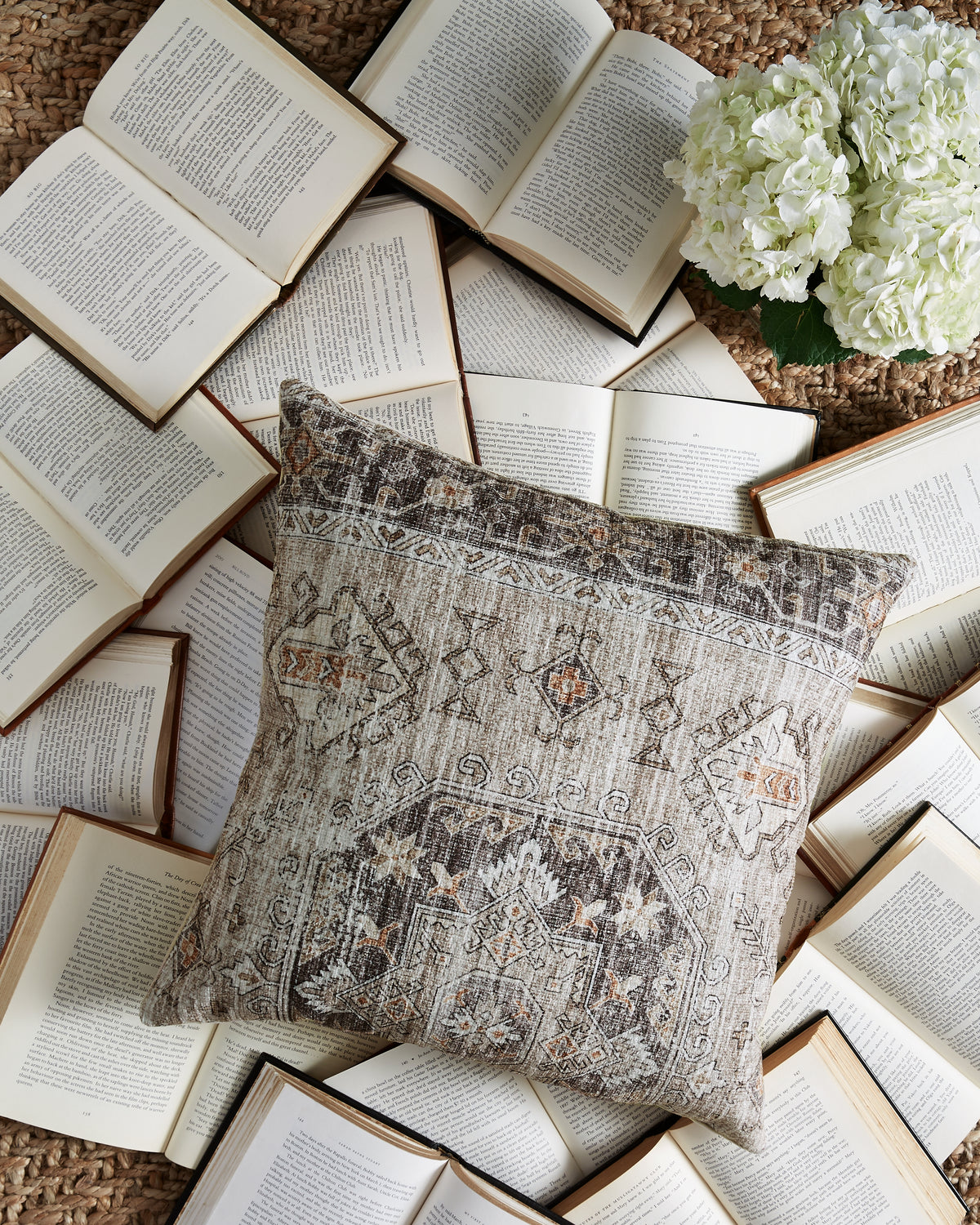 Elite Furniture Outlet - Ashley Furniture - Roseridge Pillows - Pillow / Brown/Black/Cream - A1000972P