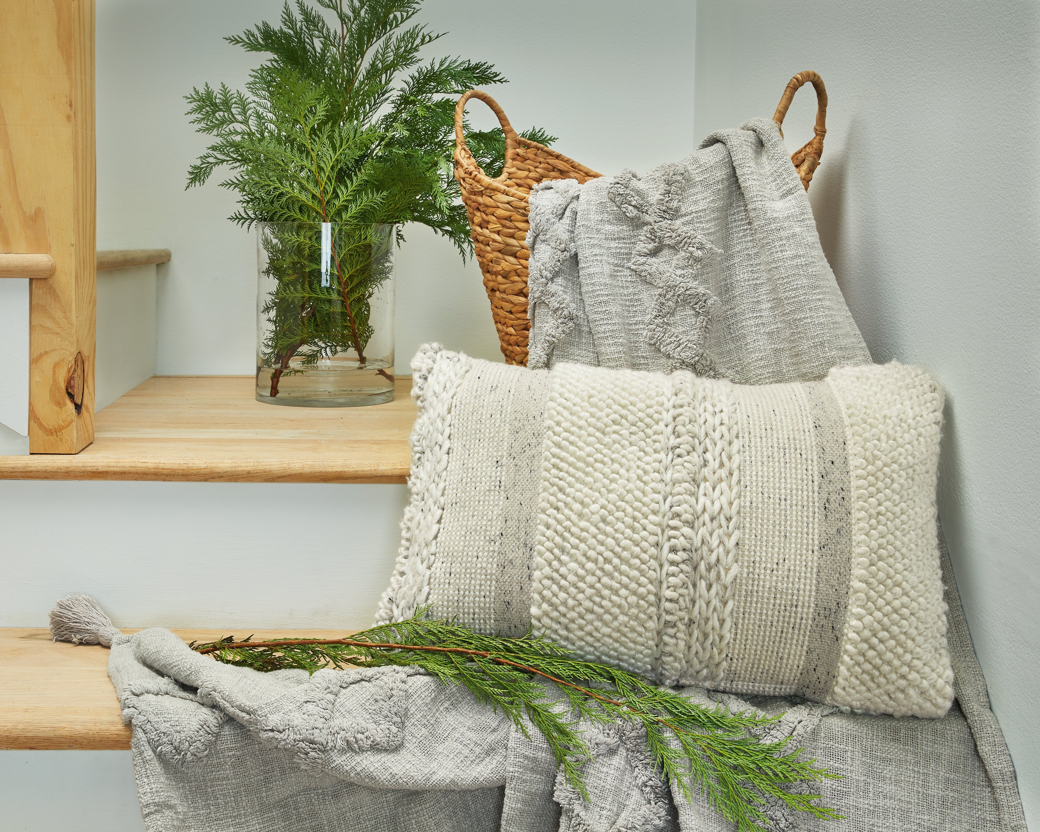 Elite Furniture Outlet - Ashley Furniture - Standon Pillows - Pillow / Gray/White - A1001005P
