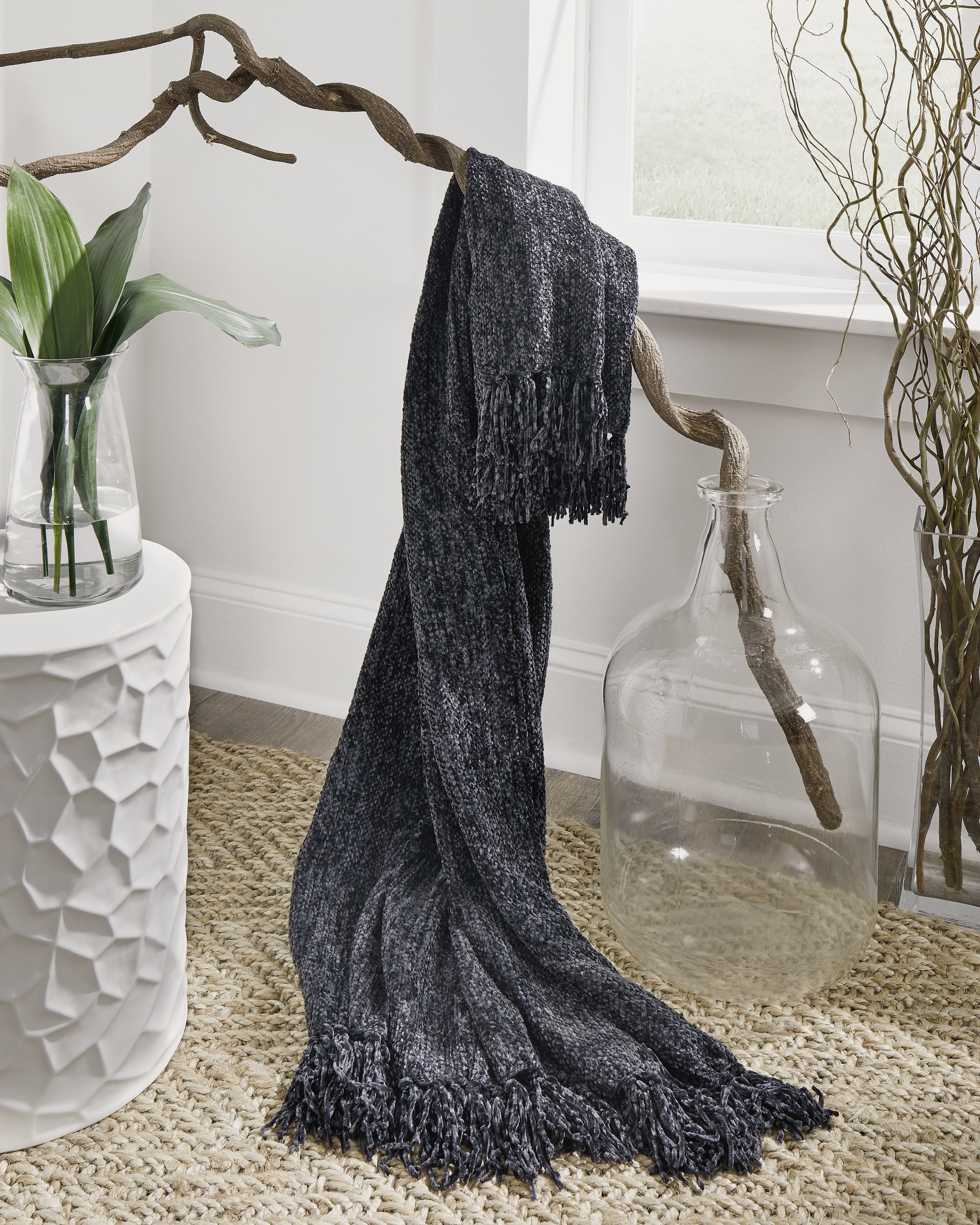 Elite Furniture Outlet - Ashley Furniture - Tamish Throw (Set of 3) - Throw (3/CS) / Black - A1001027