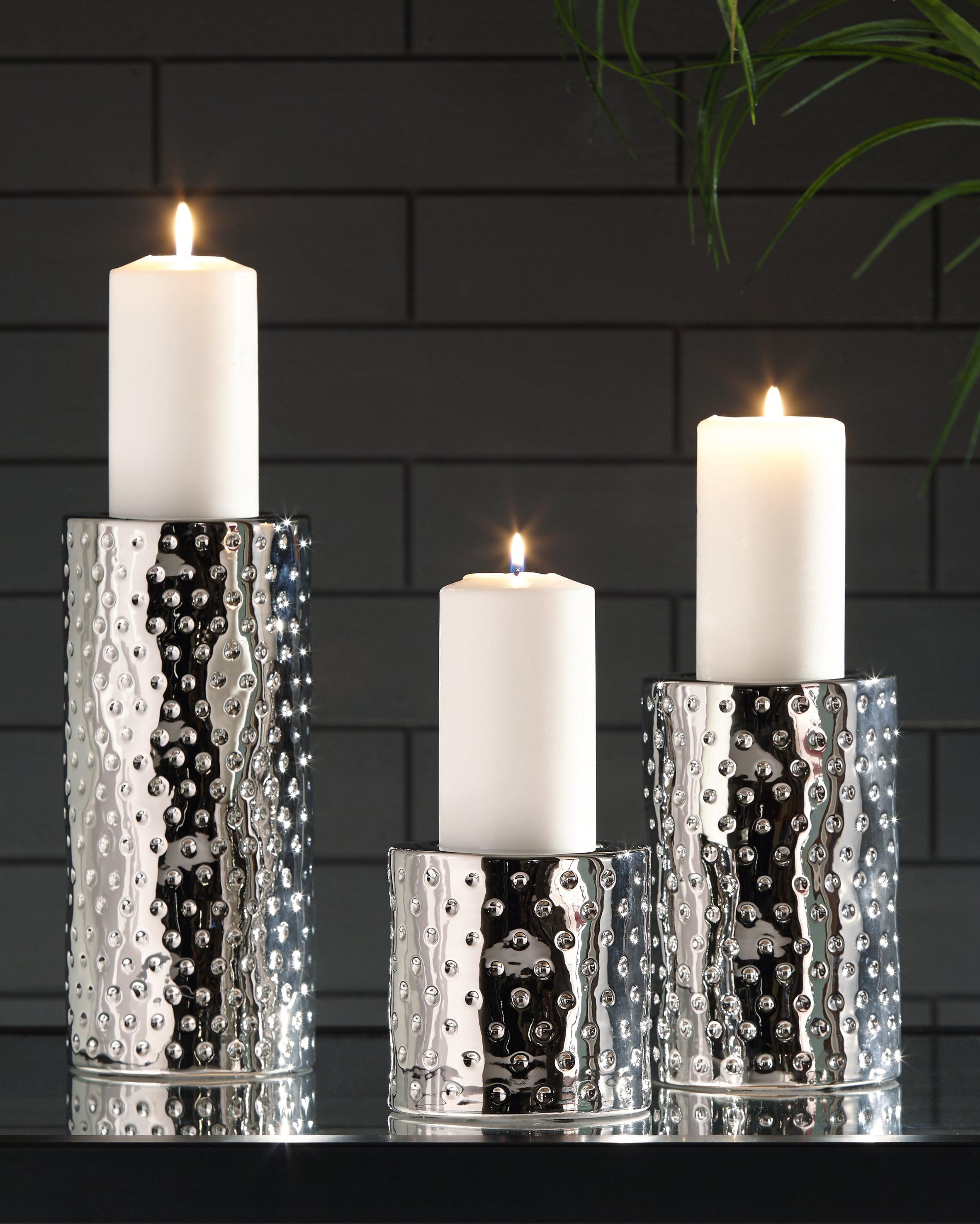 Elite Furniture Outlet - Ashley Furniture - Marisa Candle Holder - Candle Holder Set (3/CN) / Silver Finish - A2000460