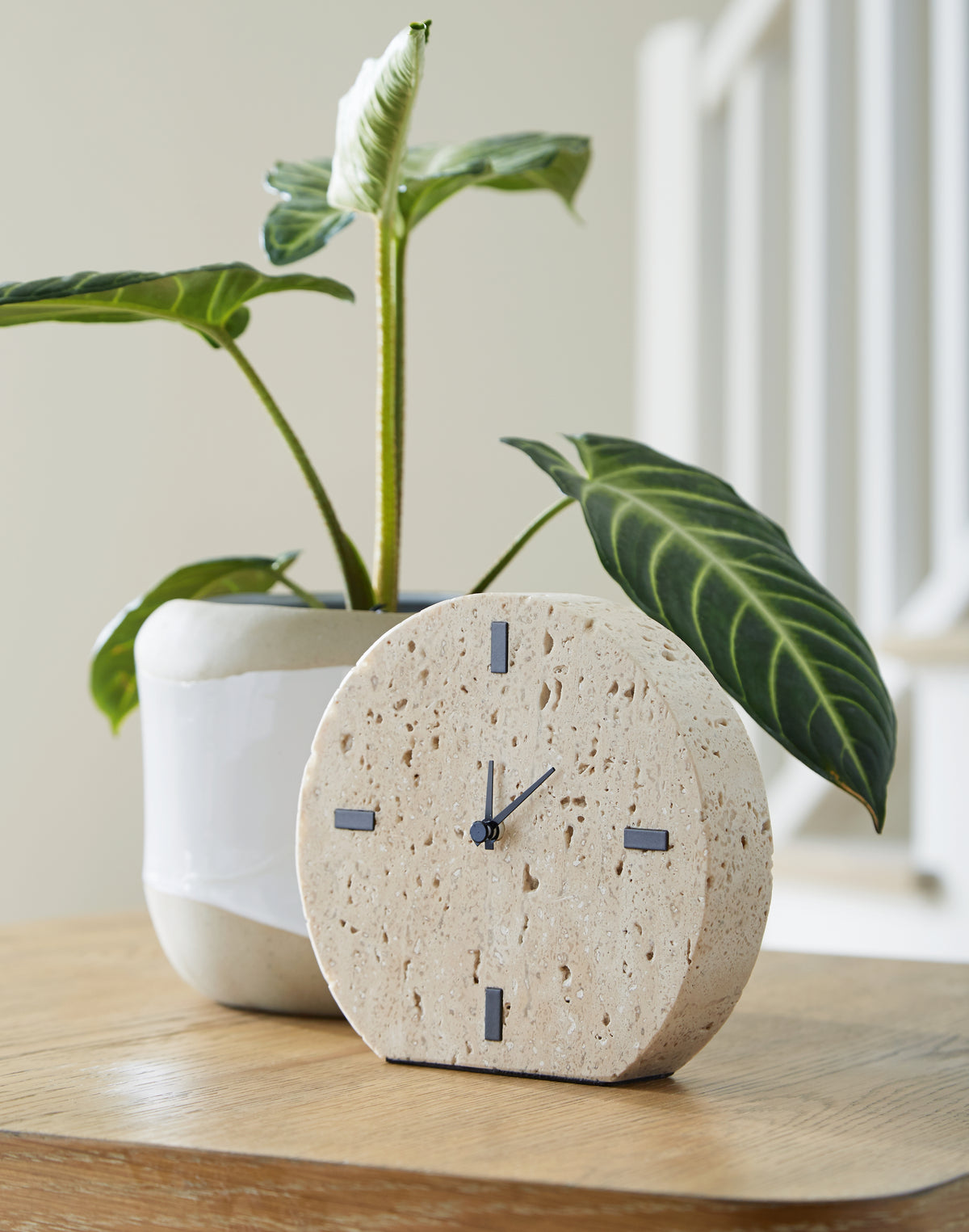 Elite Furniture Outlet - Ashley Furniture - Donfordson Table Clock - Table Clock / Beige - A2000660C