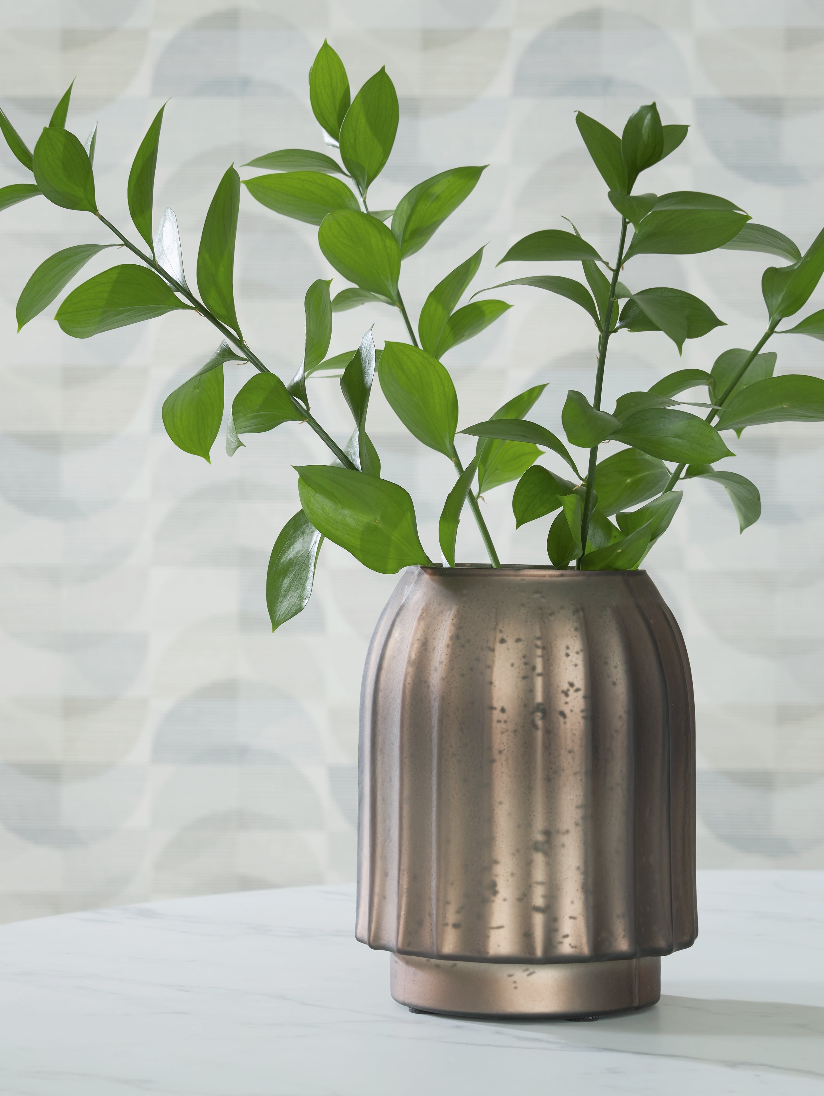 Elite Furniture Outlet - Ashley Furniture - Briarcott Vase - Vase / Brown - A2000703