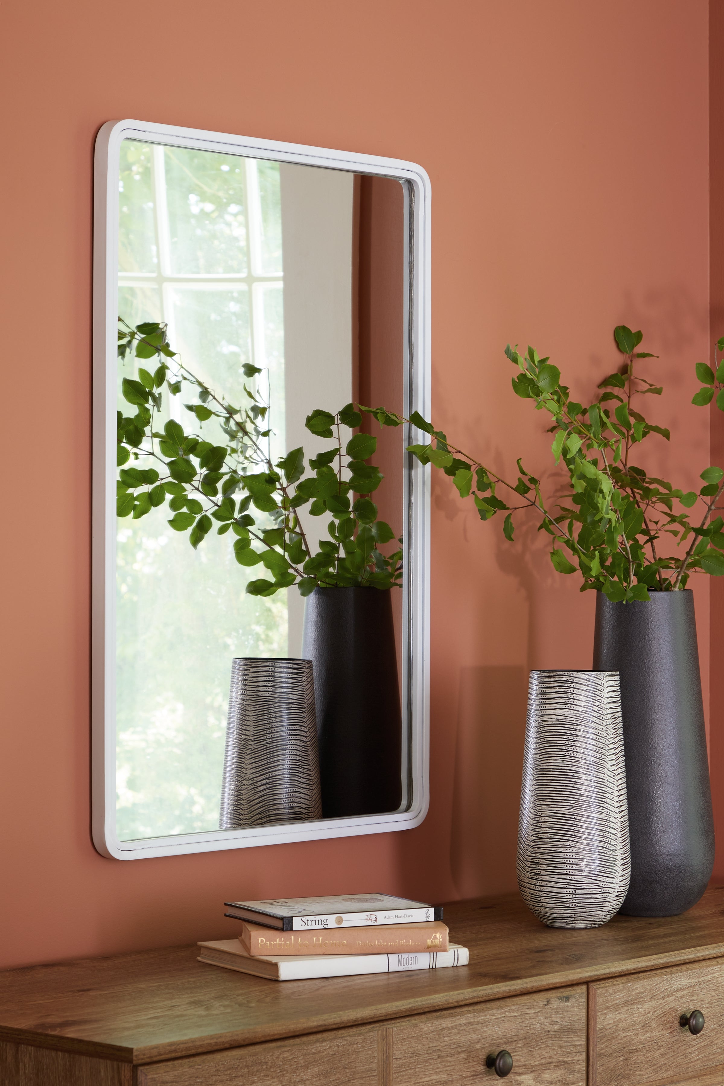 Elite Furniture Outlet - Ashley Furniture - Brocky Mirror - Accent Mirror / White - A8010293
