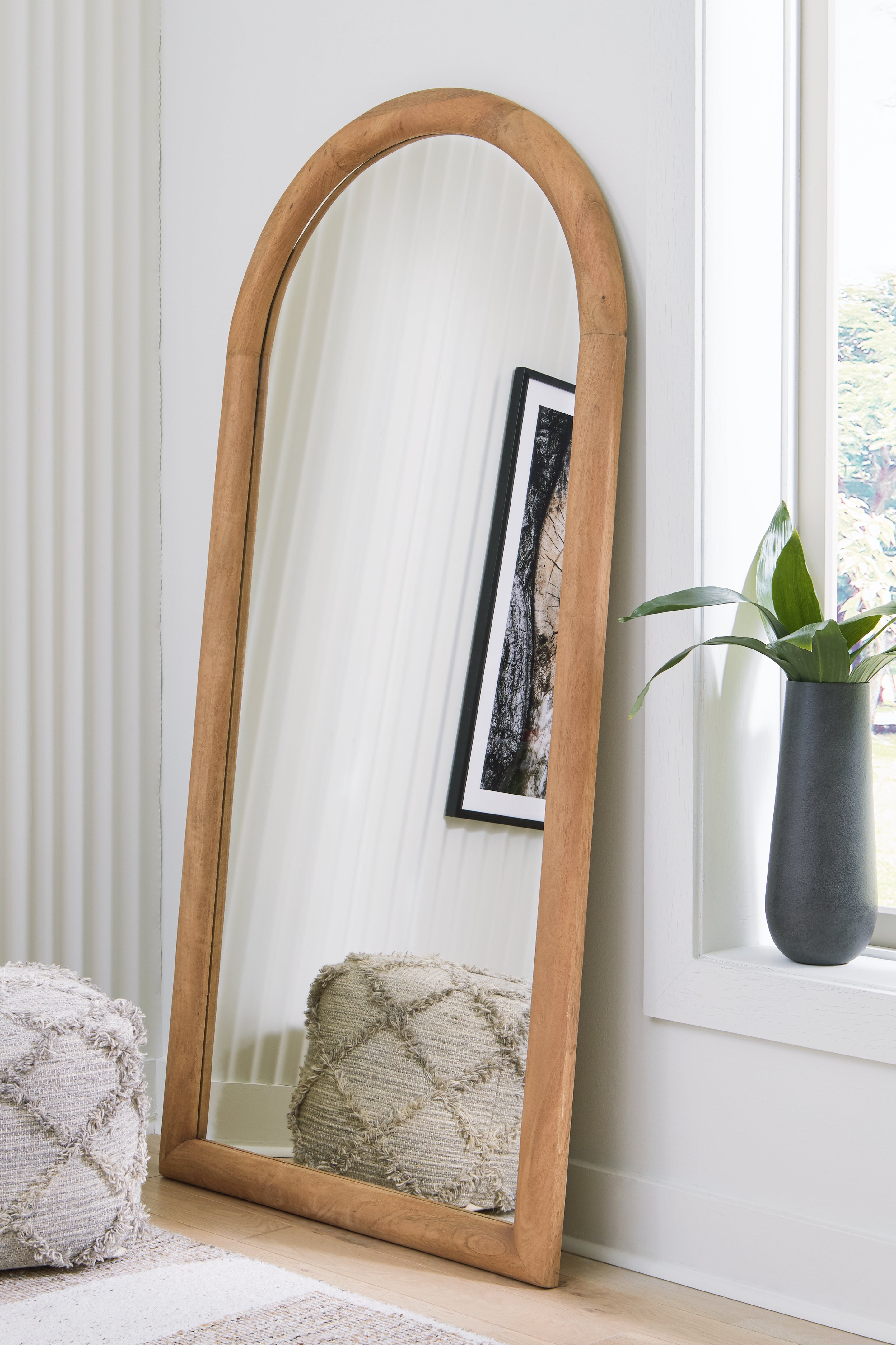 Elite Furniture Outlet - Ashley Furniture - Dairville Mirror - Floor Mirror / Brown - A8010323