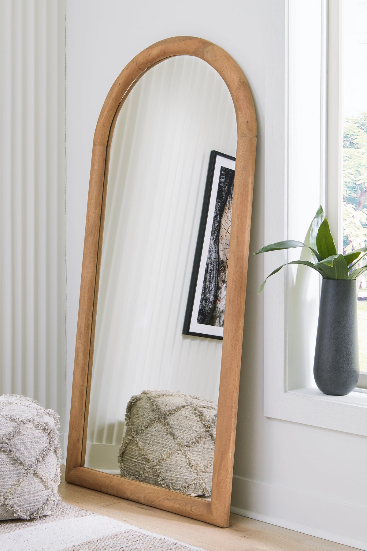 Elite Furniture Outlet - Ashley Furniture - Dairville Mirror - Floor Mirror / Brown - A8010323