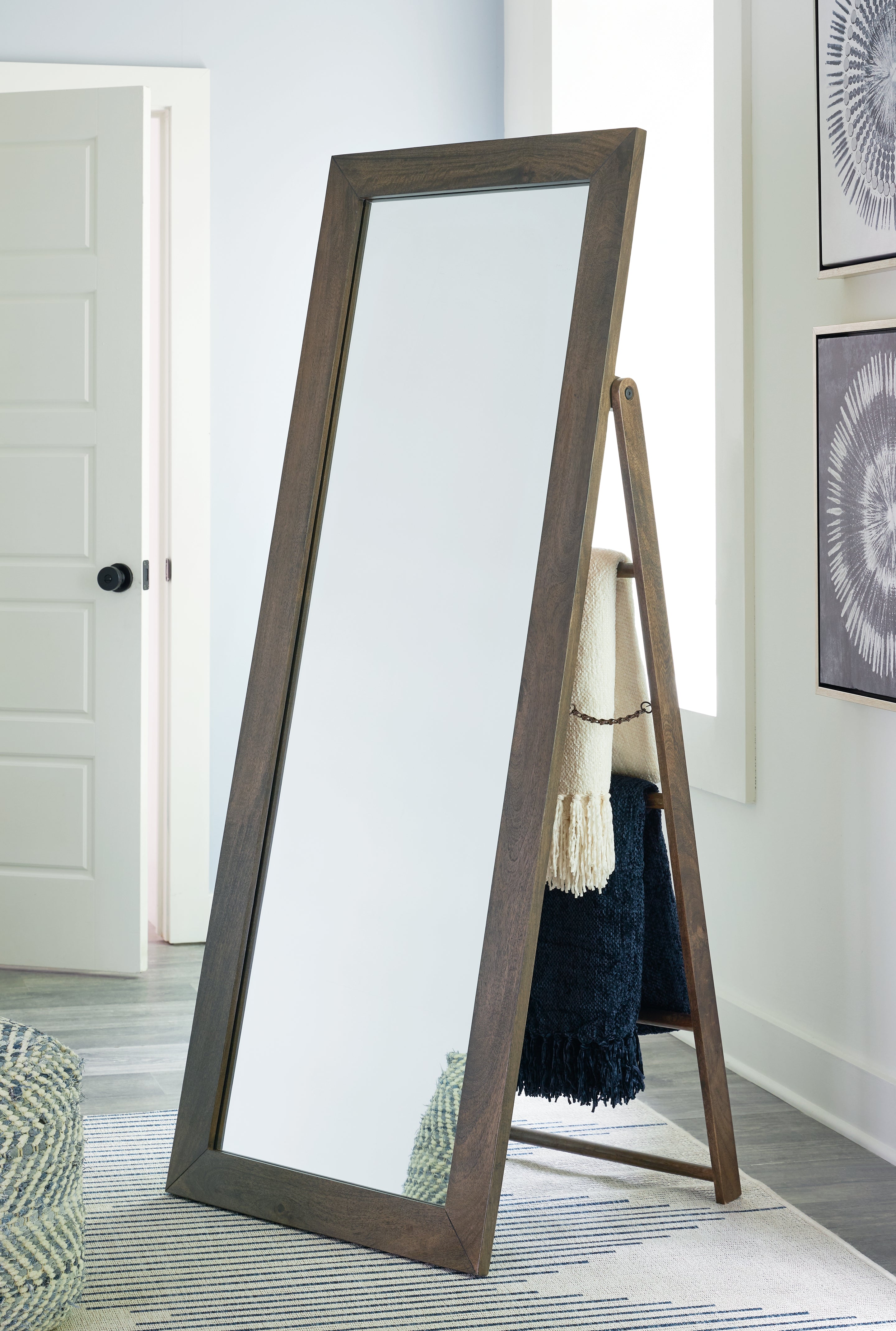 Elite Furniture Outlet - Ashley Furniture - Dirkins Mirror - Floor Mirror / Brown - A8010343