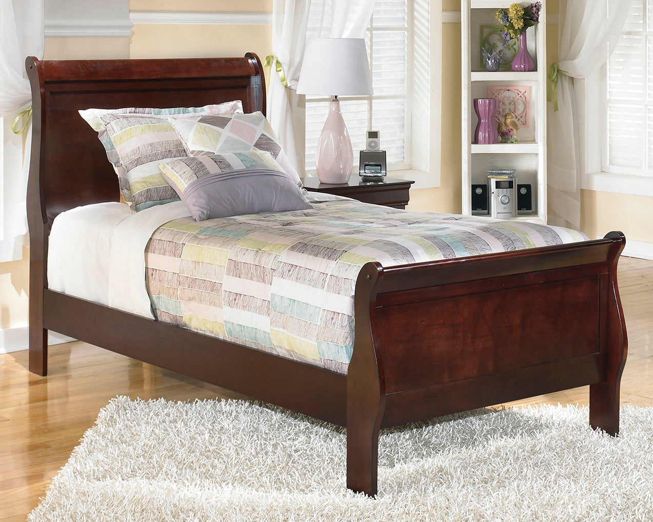 Elite Furniture Outlet - Ashley Furniture - Alisdair Bedroom - Twin Sleigh Bed / Reddish Brown - B376B5