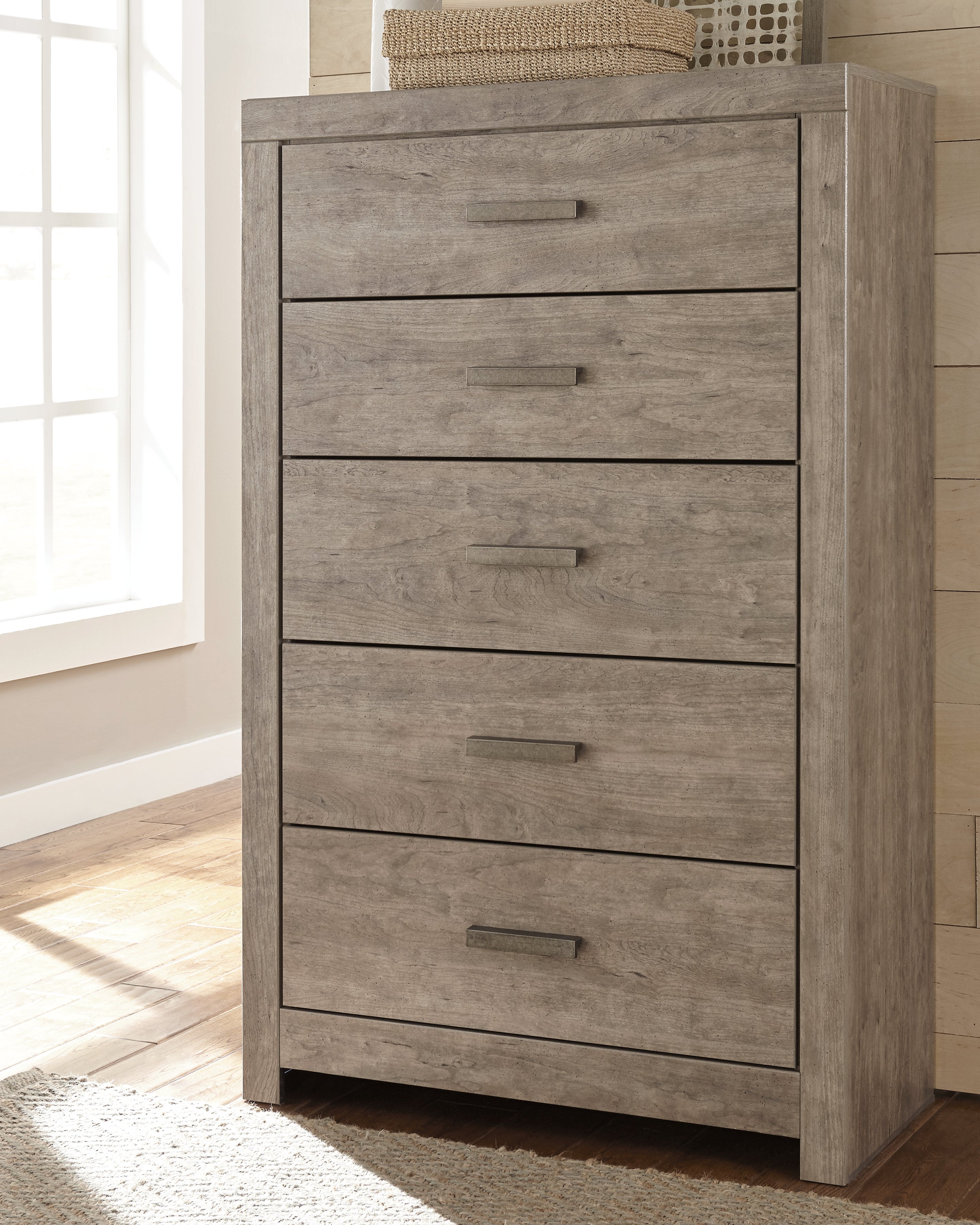 Elite Furniture Outlet - Ashley Furniture - Culverbach Bedroom - Five Drawer Chest / Gray - B070-46