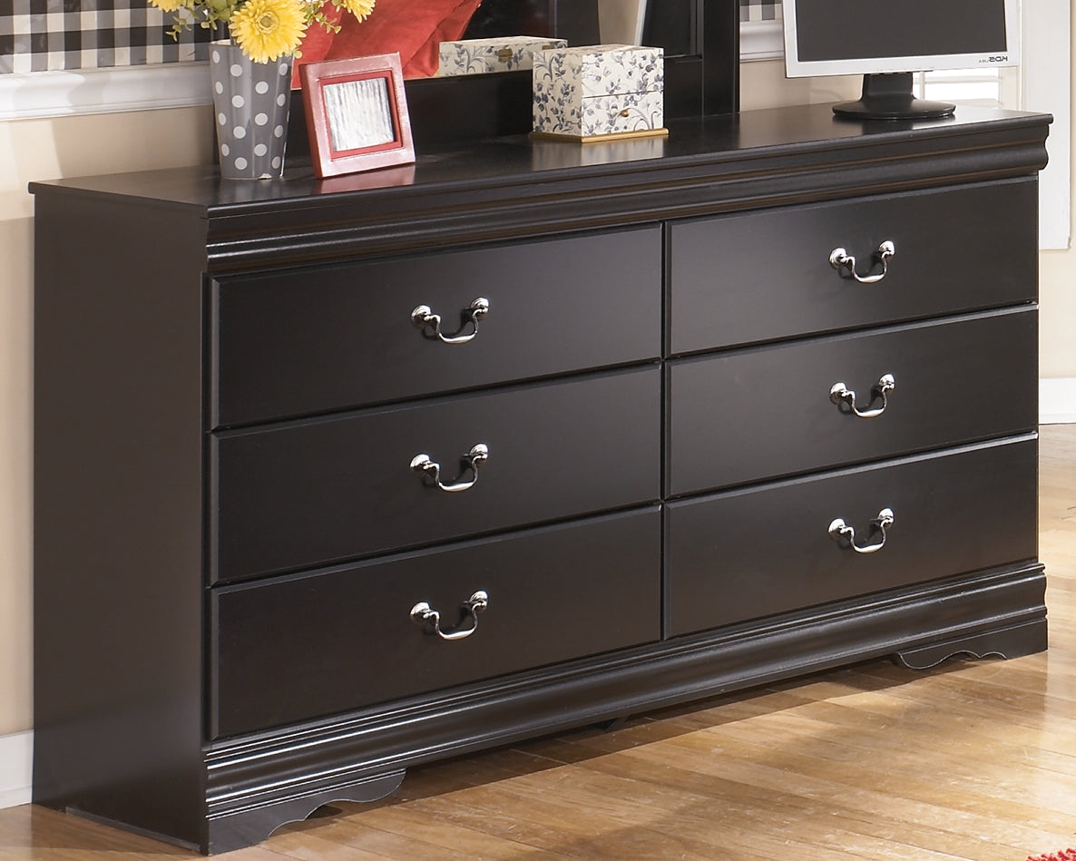 Elite Furniture Outlet - Ashley Furniture - Huey Vineyard Bedroom - Six Drawer Dresser / Black - B128-31