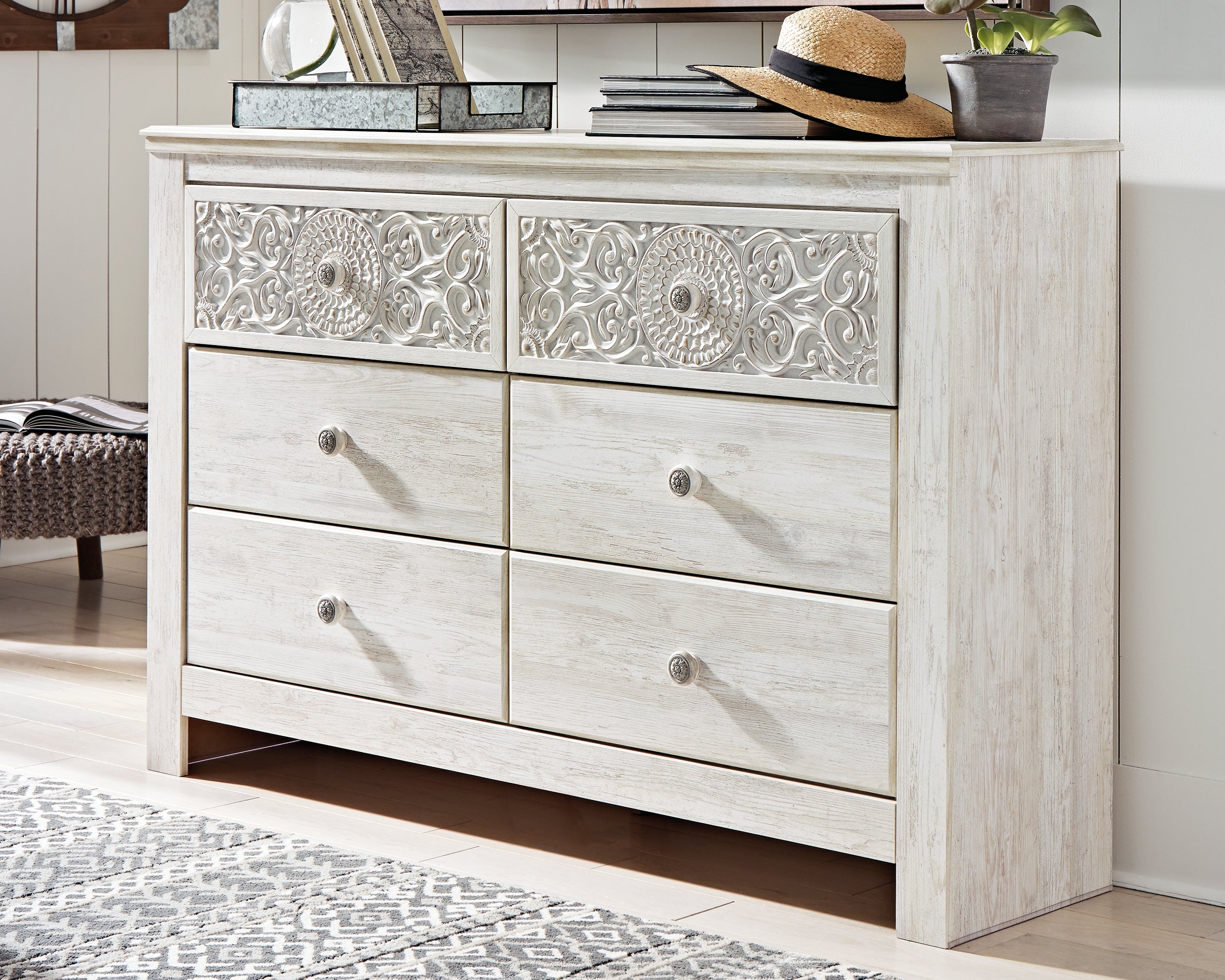 Elite Furniture Outlet - Ashley Furniture - Paxberry Bedroom - Six Drawer Dresser / Whitewash - B181-31