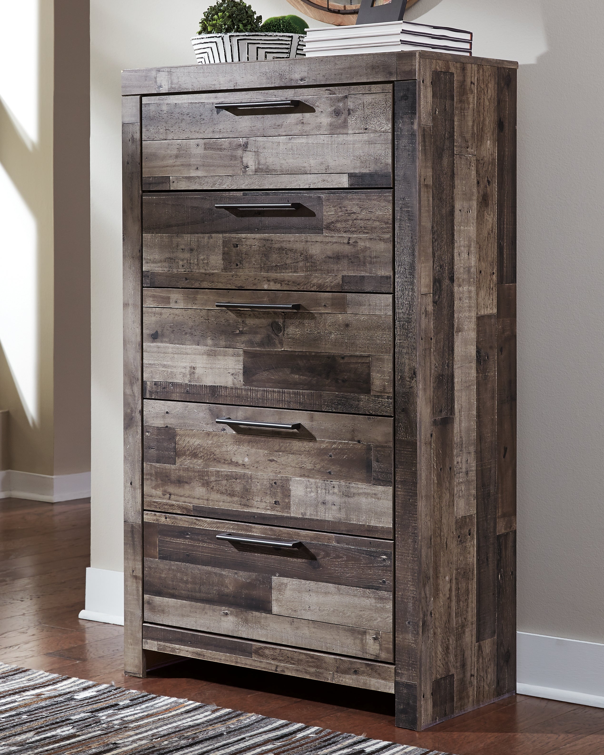 Elite Furniture Outlet - Ashley Furniture - Derekson Bedroom - Five Drawer Chest / Multi Gray - B200-46