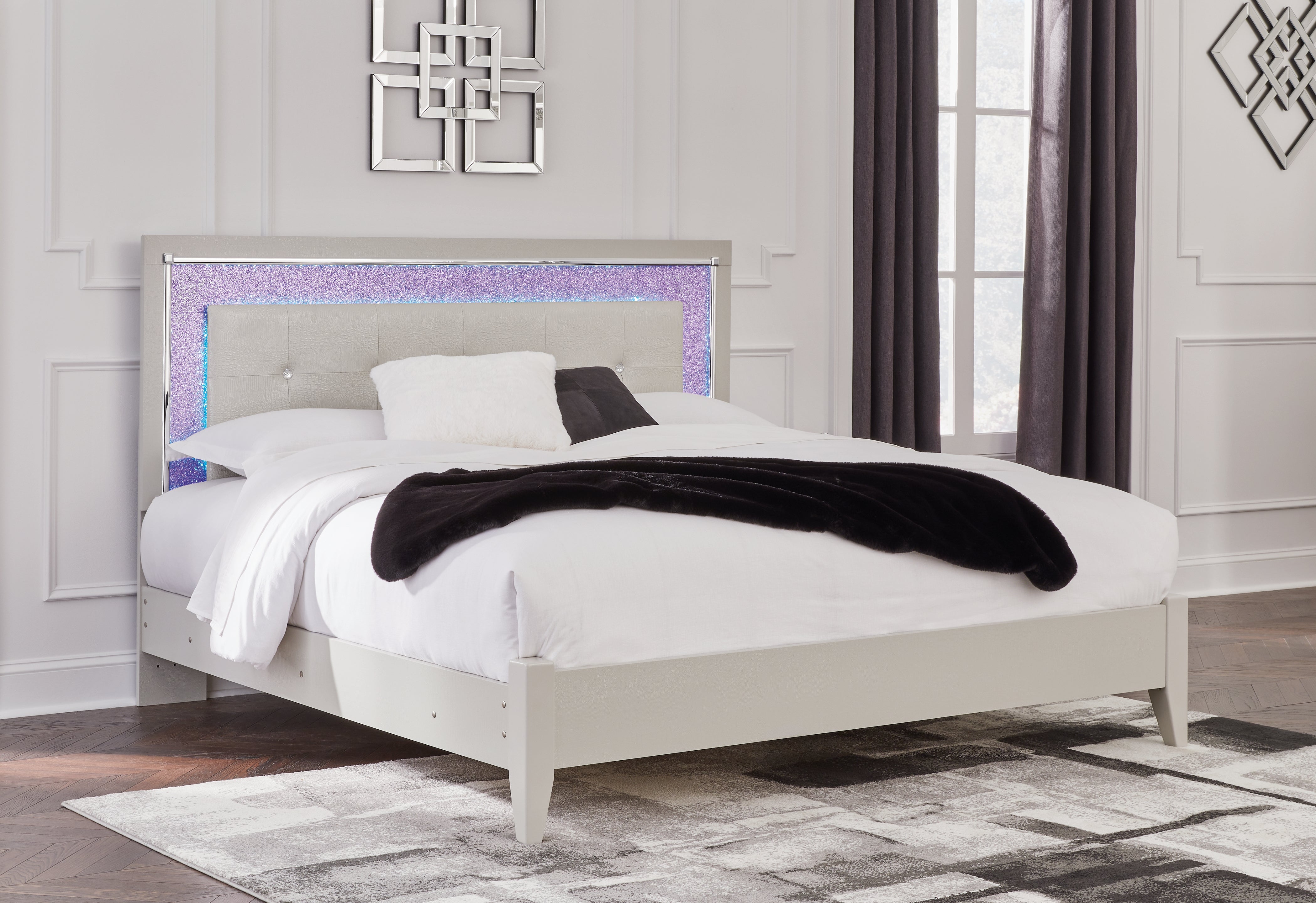 Elite Furniture Outlet - Ashley Furniture - Zyniden Bedroom - King Upholstered Panel Bed / Silver - B2114B3