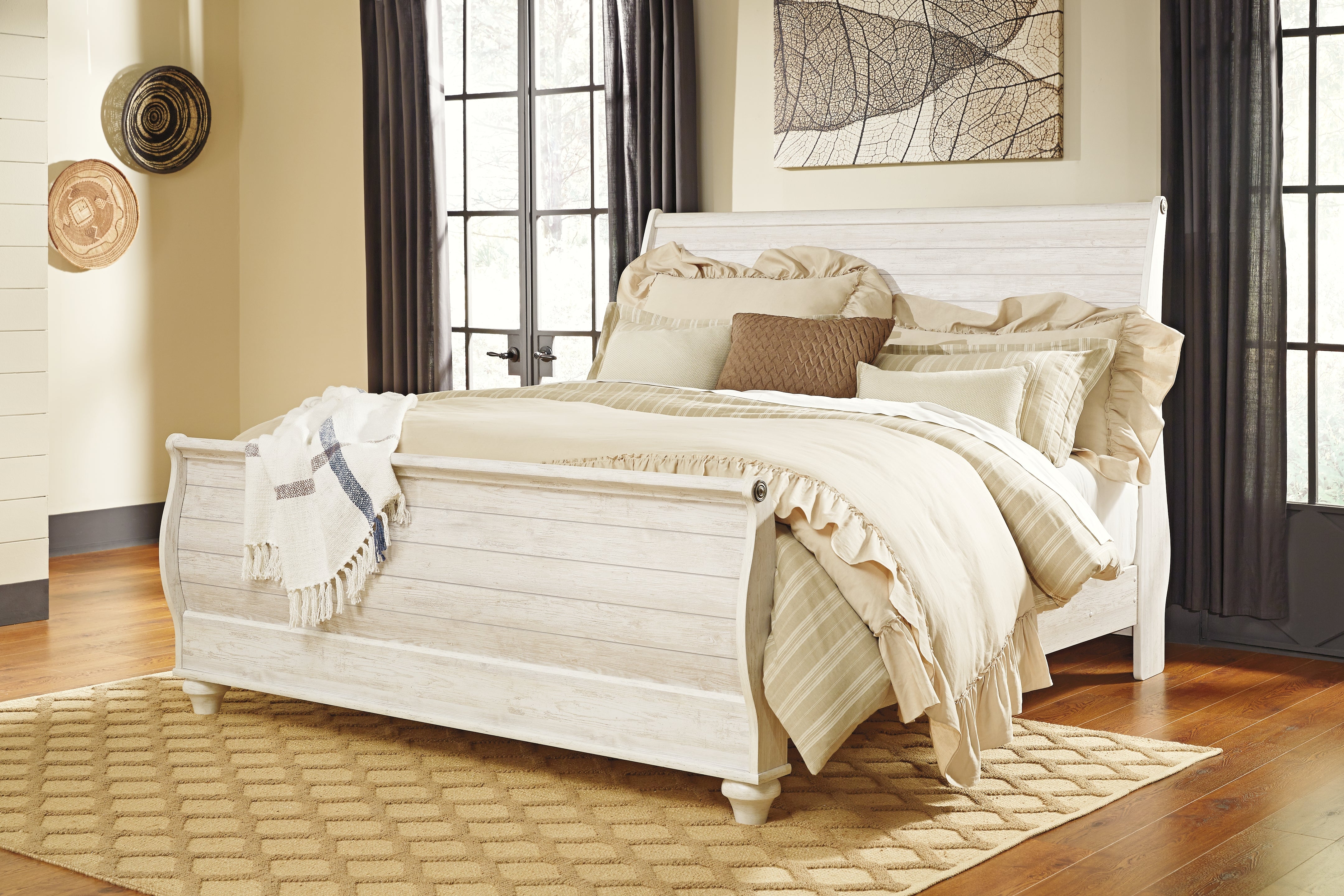 Elite Furniture Outlet - Ashley Furniture - Willowton Bedroom - Queen Sleigh Bed / Whitewash - B267B4