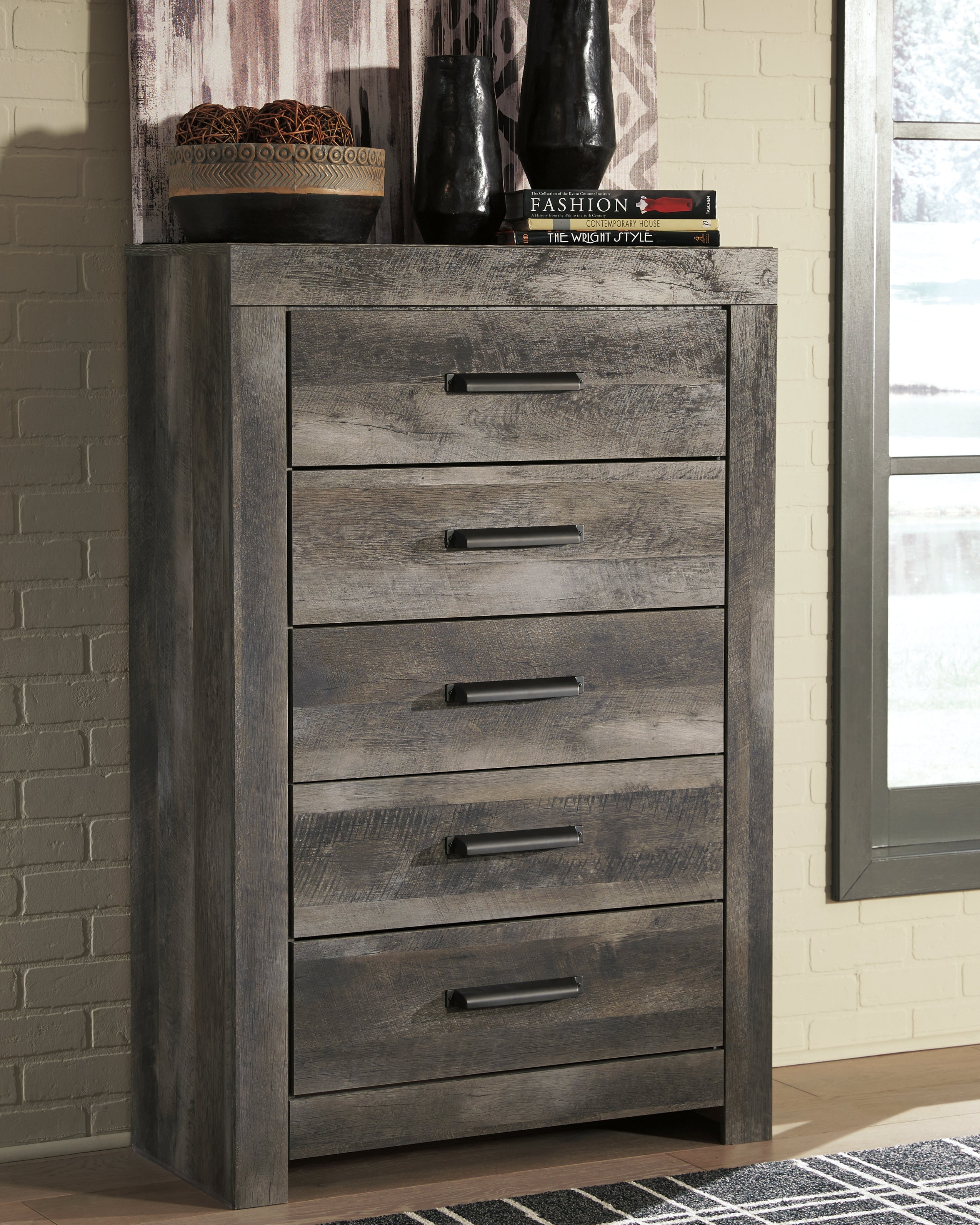 Elite Furniture Outlet - Ashley Furniture - Wynnlow Bedroom - Five Drawer Chest / Gray - B440-46