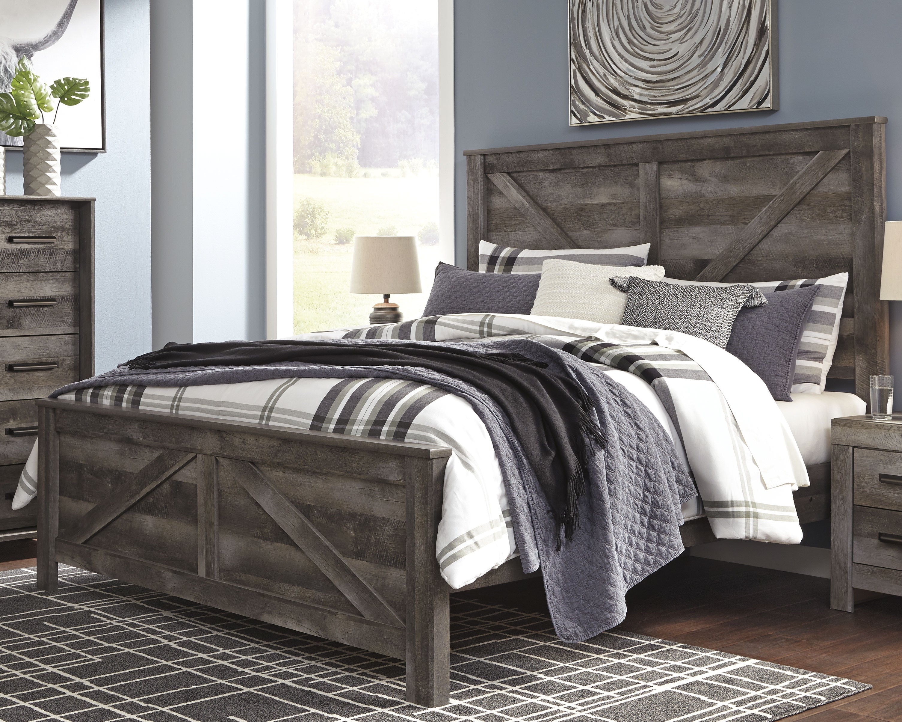 Elite Furniture Outlet - Ashley Furniture - Wynnlow Bedroom - King Crossbuck Panel Bed / Gray - B440B11