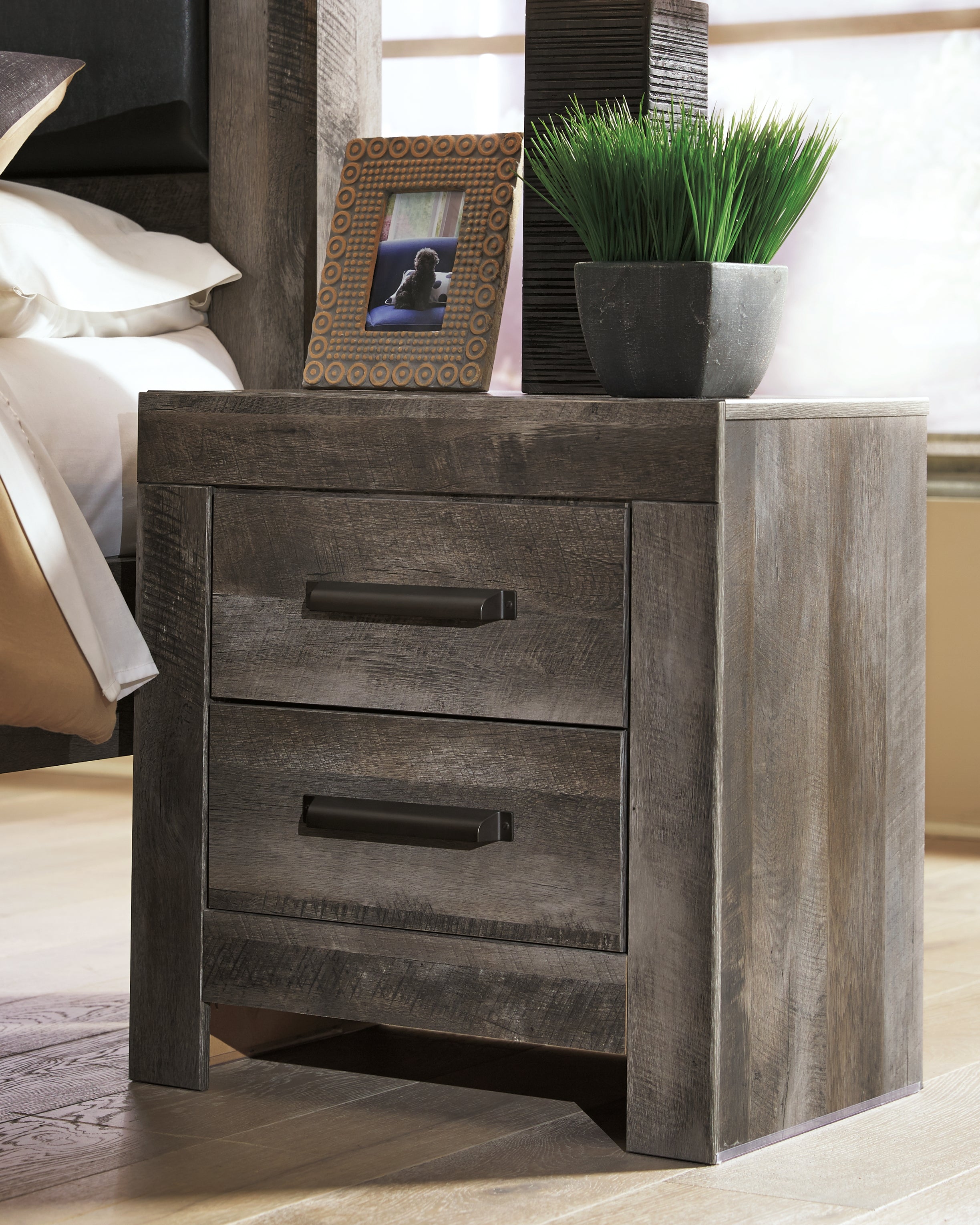 Elite Furniture Outlet - Ashley Furniture - Wynnlow Bedroom - Two Drawer Night Stand / Gray - B440-92