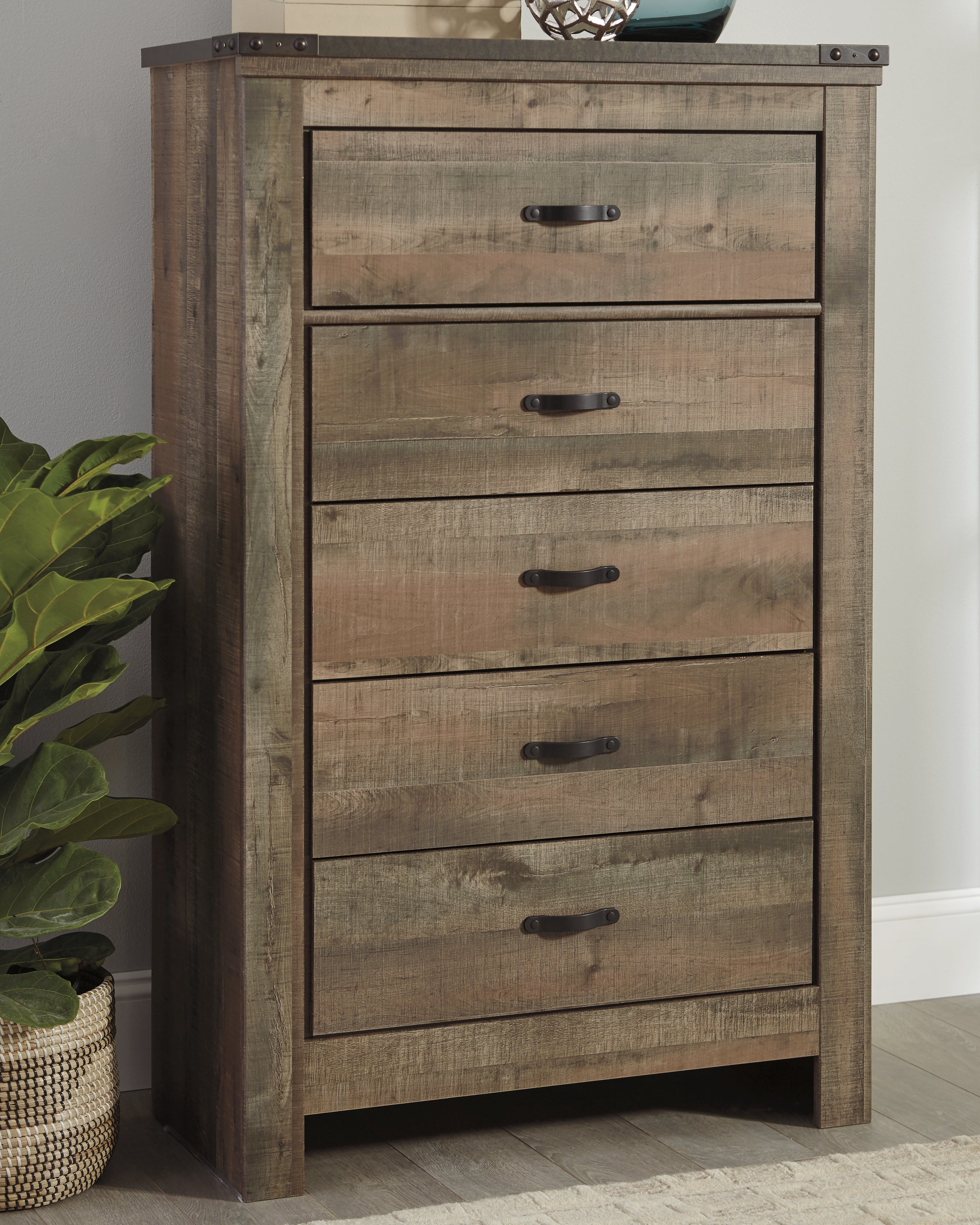 Elite Furniture Outlet - Ashley Furniture - Trinell Bedroom - Five Drawer Chest / Brown - B446-46