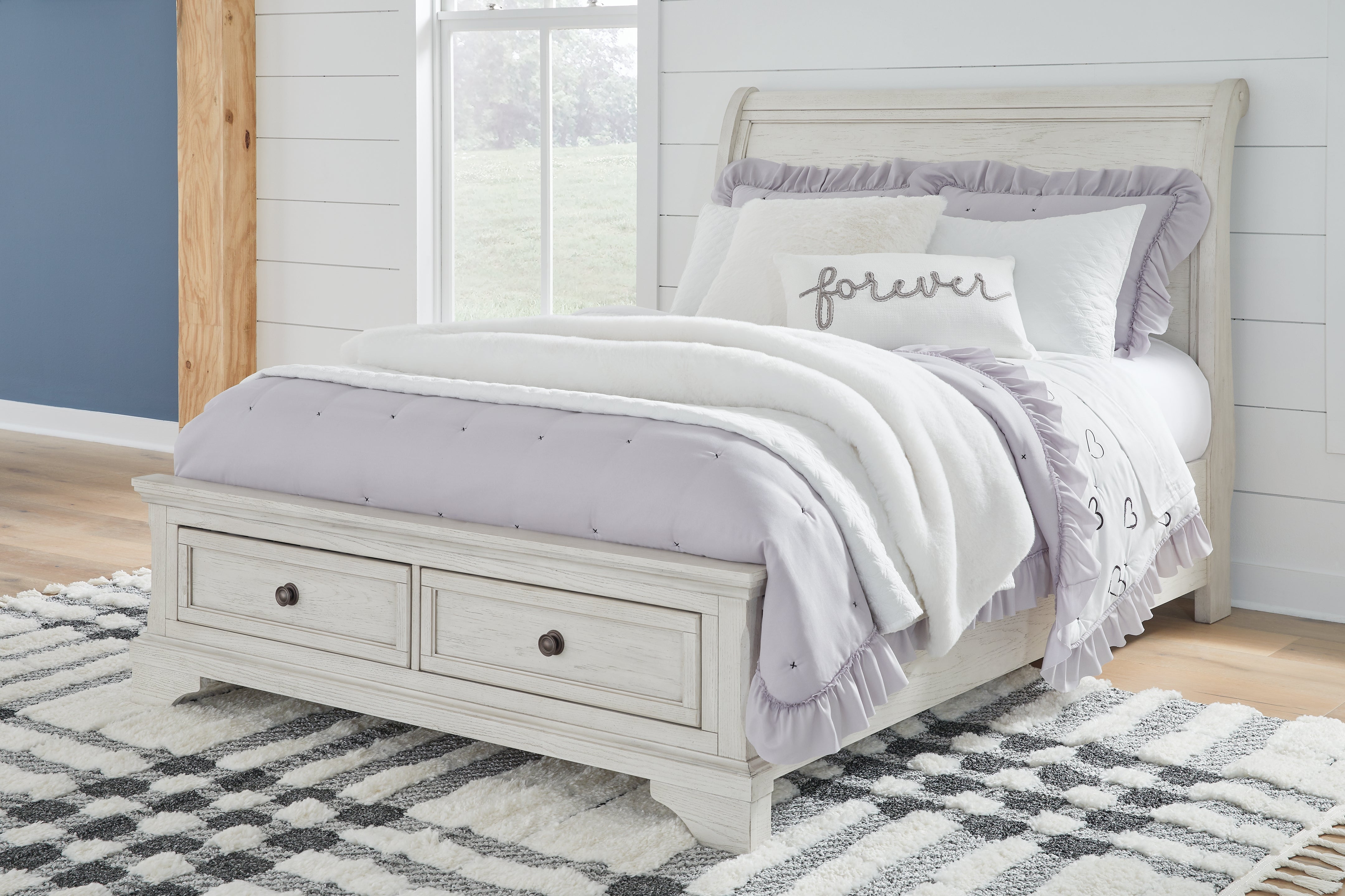 Elite Furniture Outlet - Ashley Furniture - Robbinsdale Bedroom - Full Sleigh Storage Bed / Antique White - B742B13