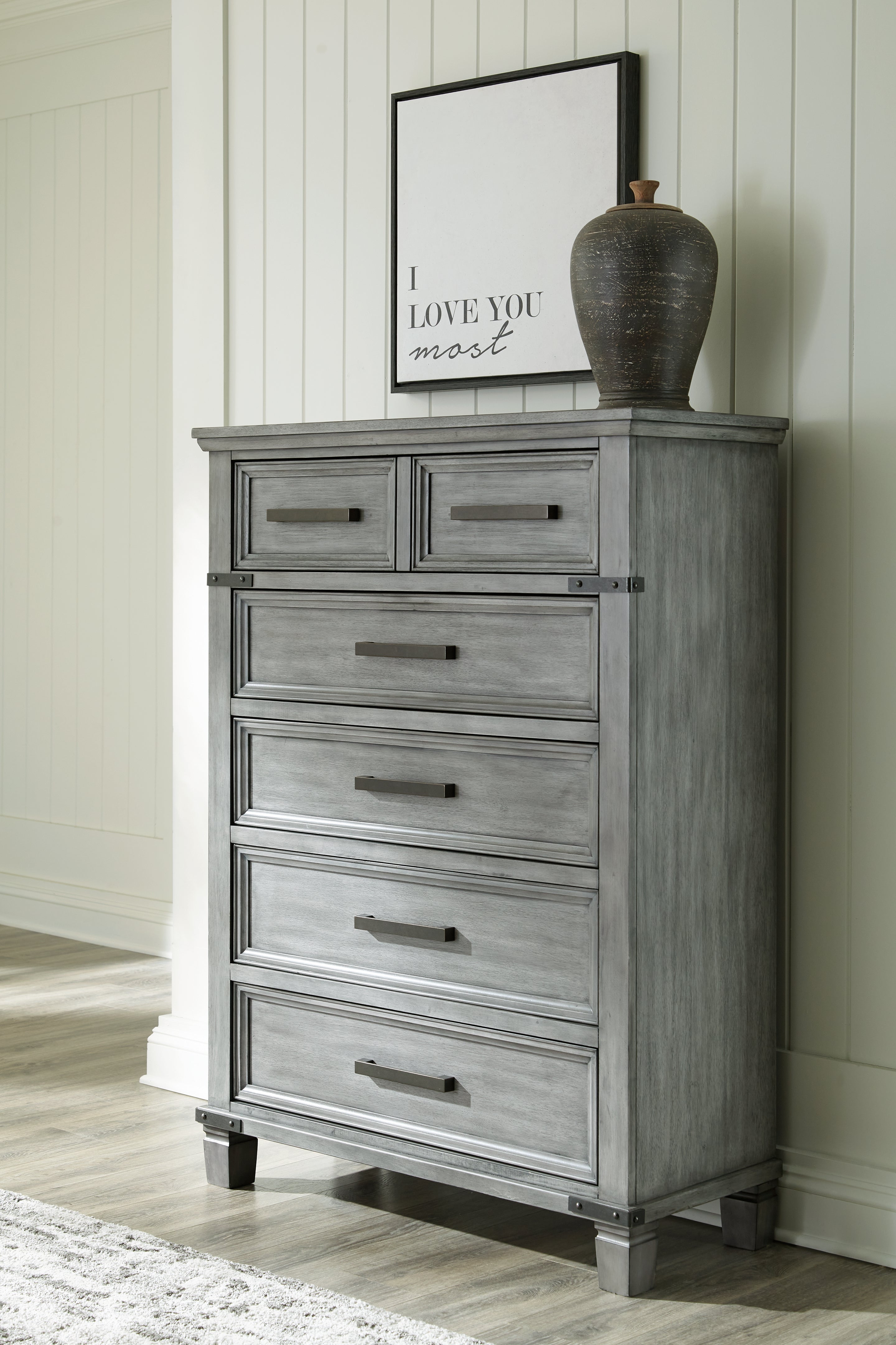 Elite Furniture Outlet - Ashley Furniture - Russelyn Bedroom - Five Drawer Chest / Gray - B772-46