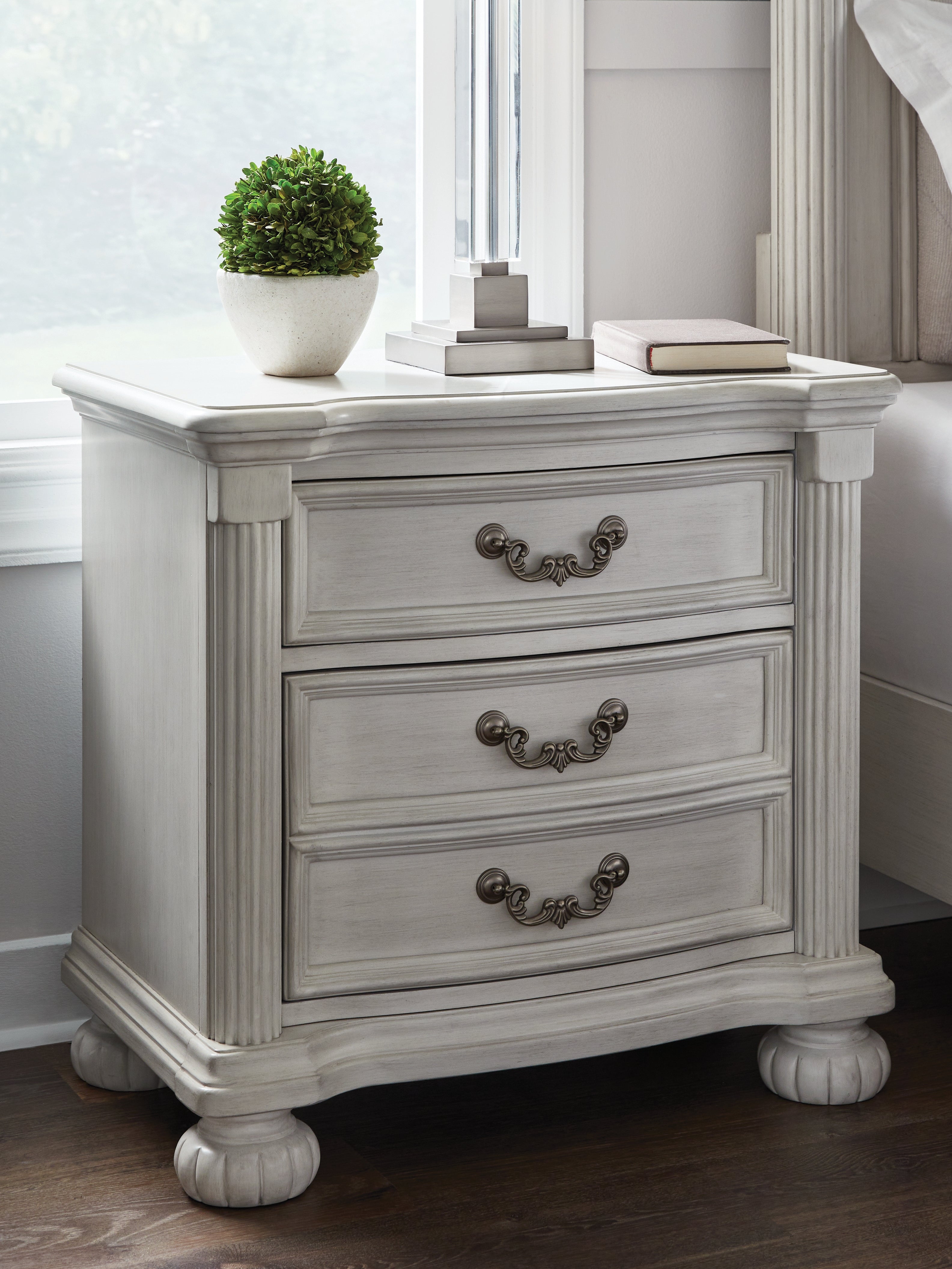 Elite Furniture Outlet - Ashley Furniture - Montelaine Bedroom - Three Drawer Night Stand / Antique White - B795-93