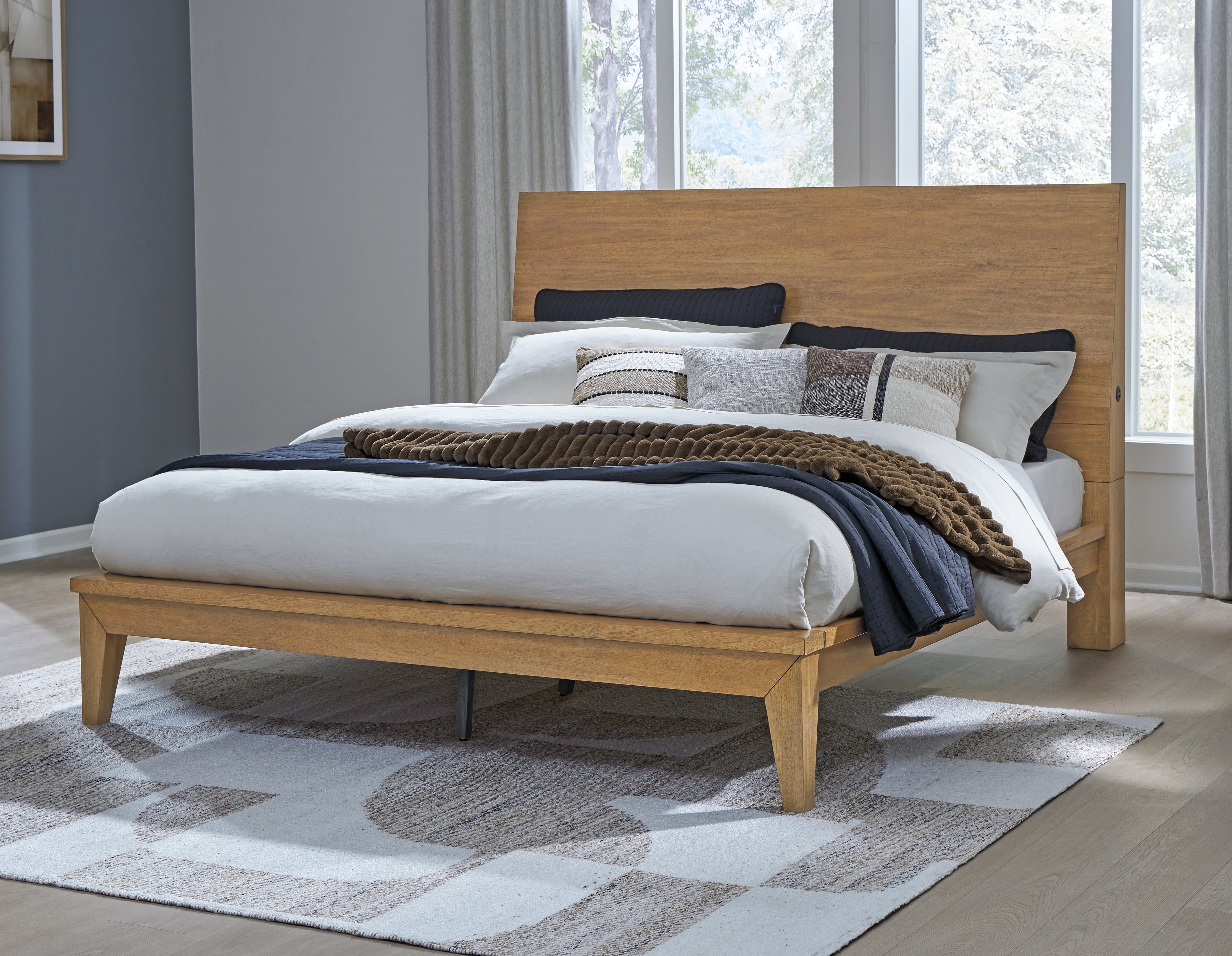 Elite Furniture Outlet - Ashley Furniture - Sherbana Bedroom - King Panel Bed / Light Brown - B833B4