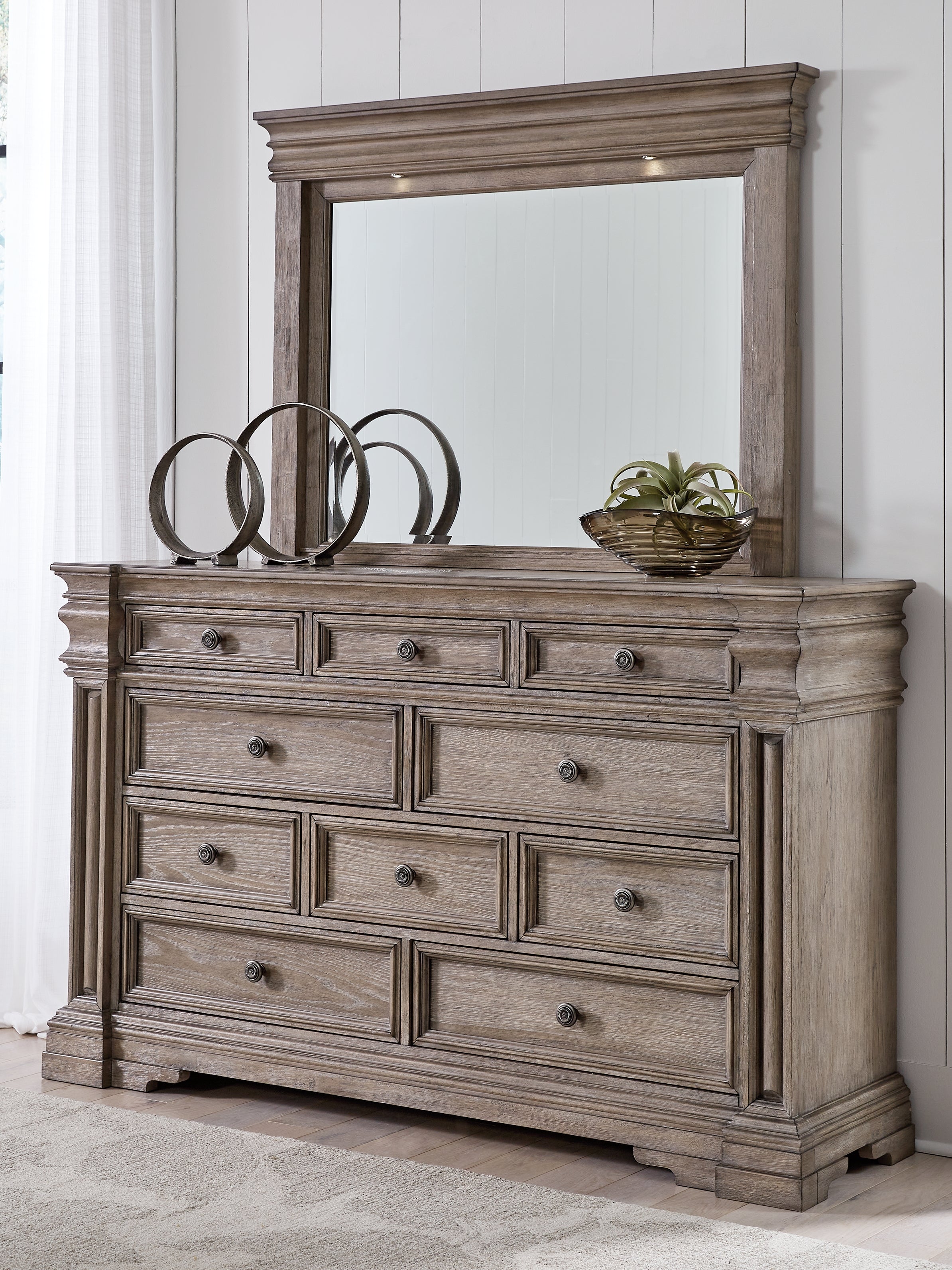 Elite Furniture Outlet - Ashley Furniture - Blairhurst Bedroom - Dresser and Mirror / Light Grayish Brown - B916B1