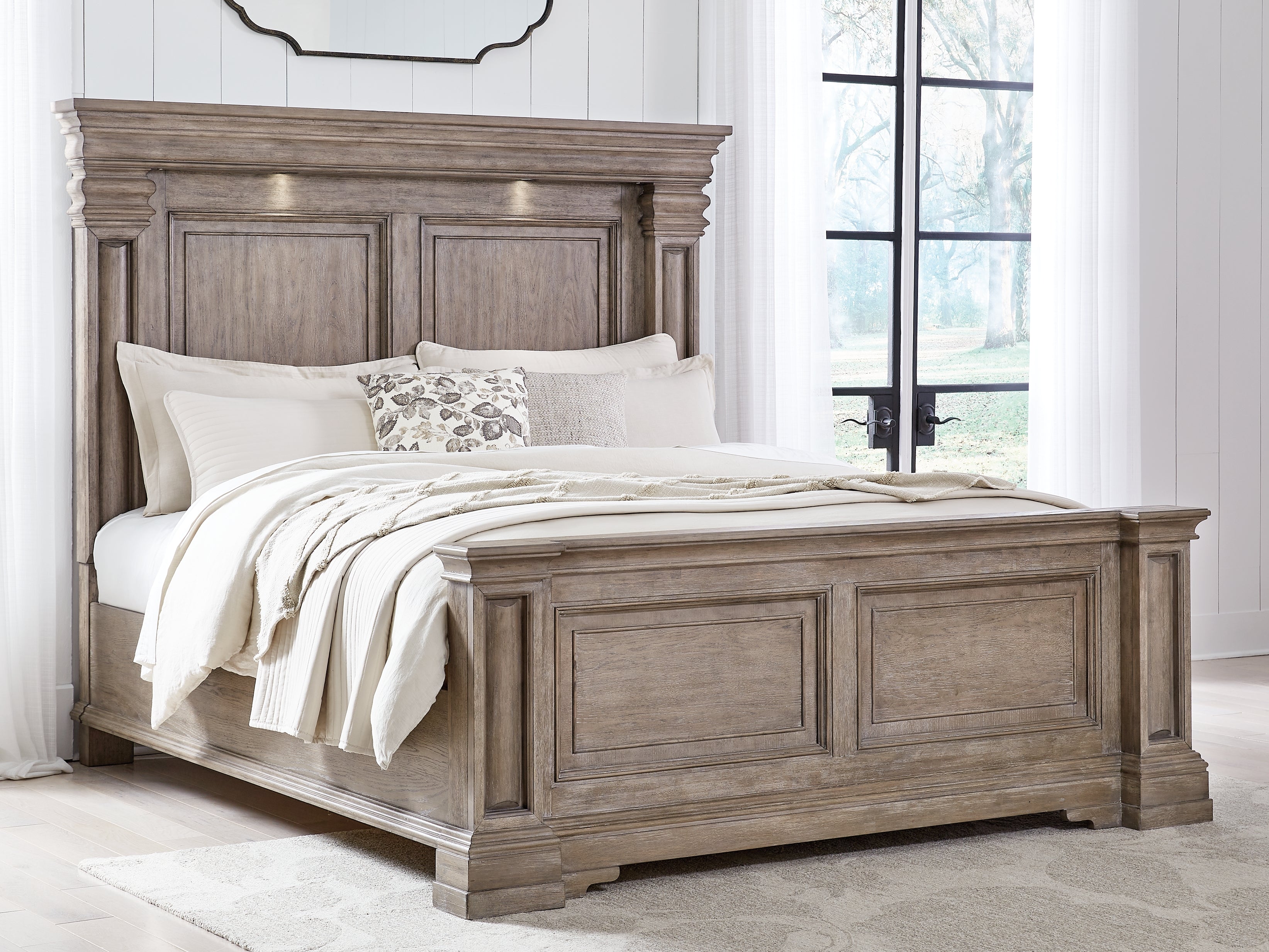 Elite Furniture Outlet - Ashley Furniture - Blairhurst Bedroom - King Panel Bed / Light Grayish Brown - B916B4