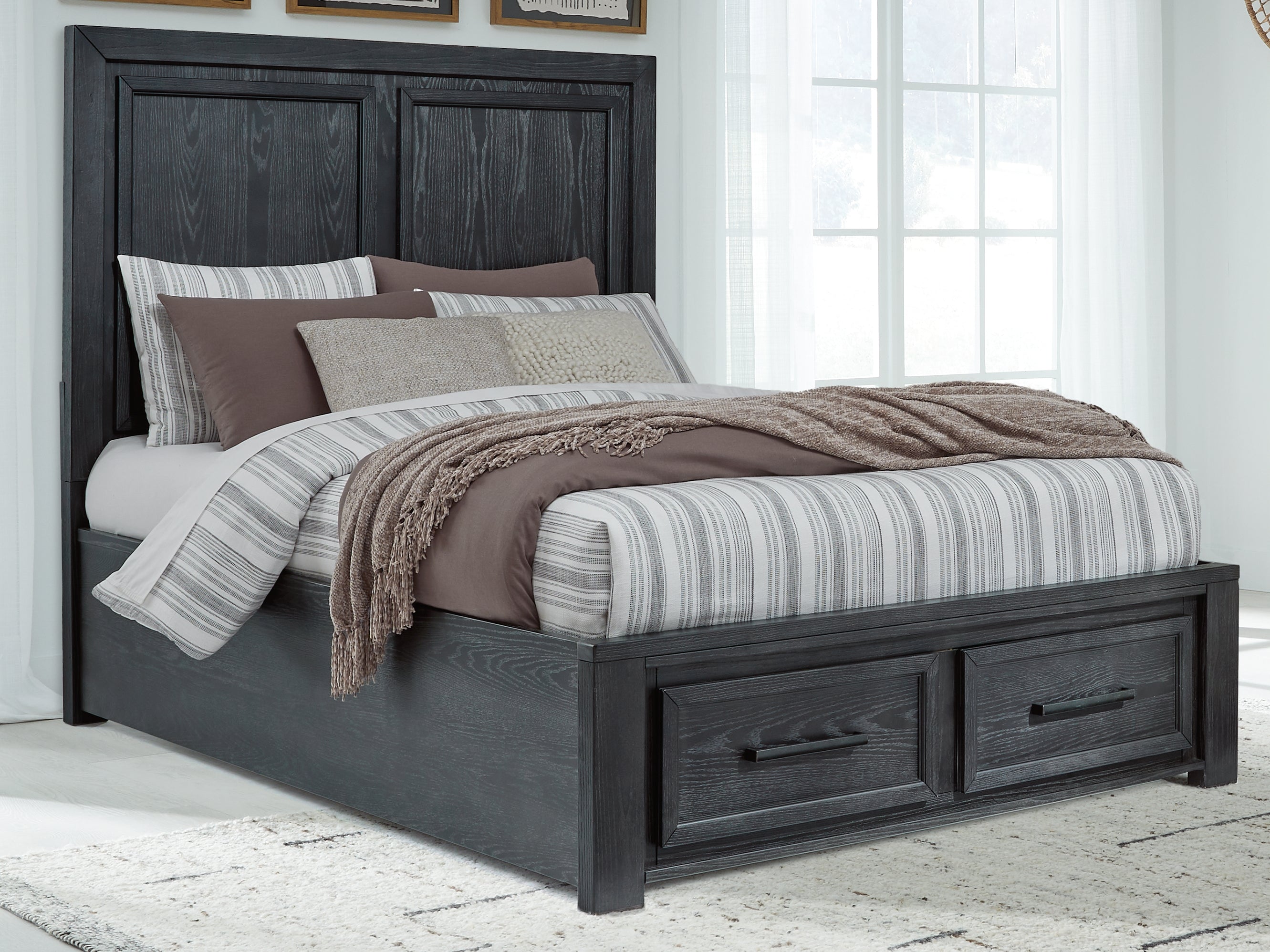 Elite Furniture Outlet - Ashley Furniture - Foyland Bedroom - Queen Panel Storage Bed / Black/Brown - B989B2