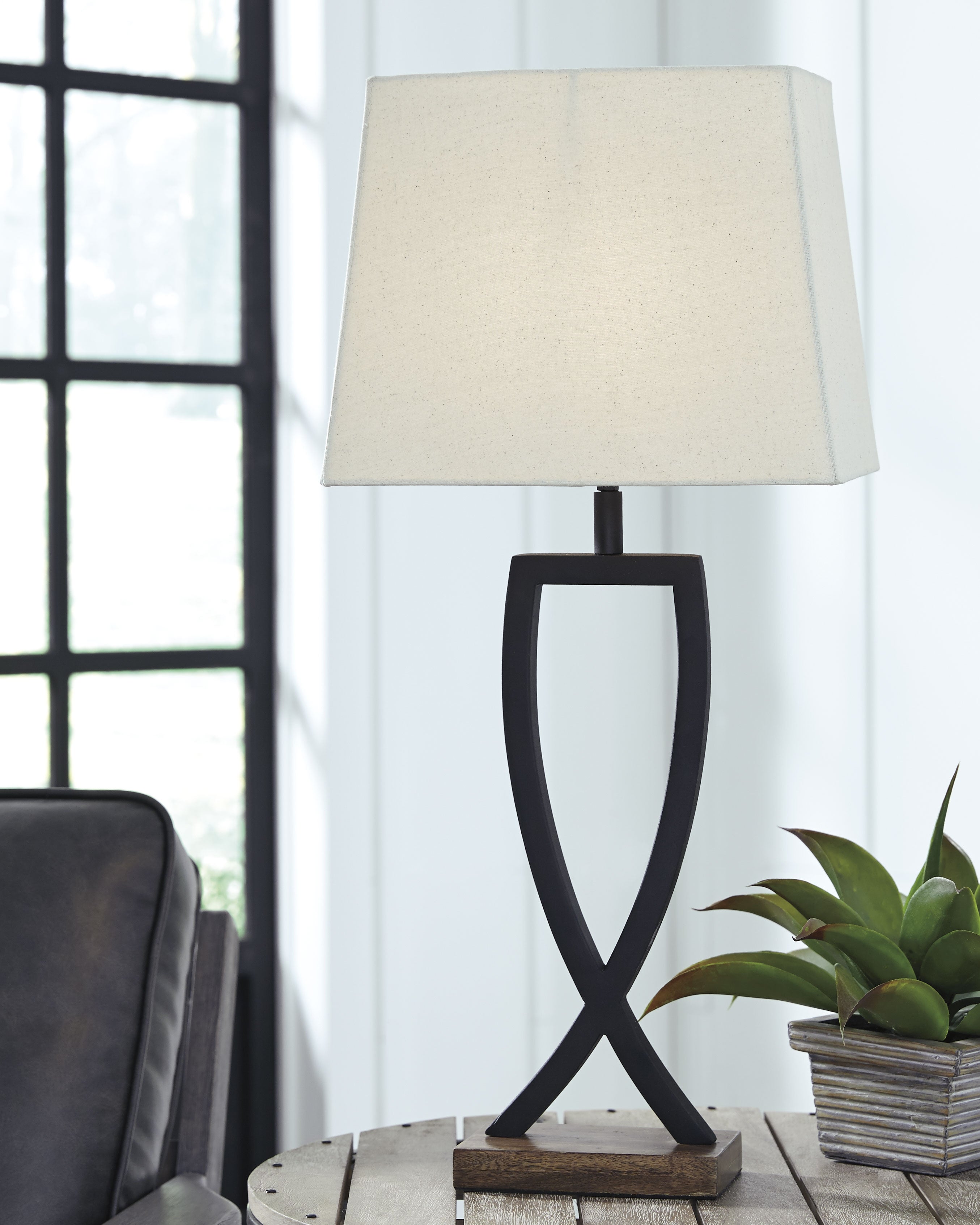 Elite Furniture Outlet - Ashley Furniture - Makara Lighting - Metal Table Lamp (Set of 2) / Black/Brown - L204174