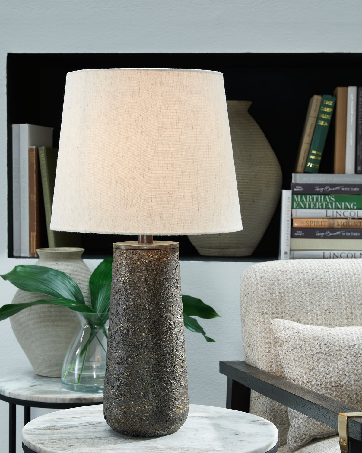 Elite Furniture Outlet - Ashley Furniture - Chaston Lighting - Metal Table Lamp (Set of 2) / Antique Bronze Finish - L204474