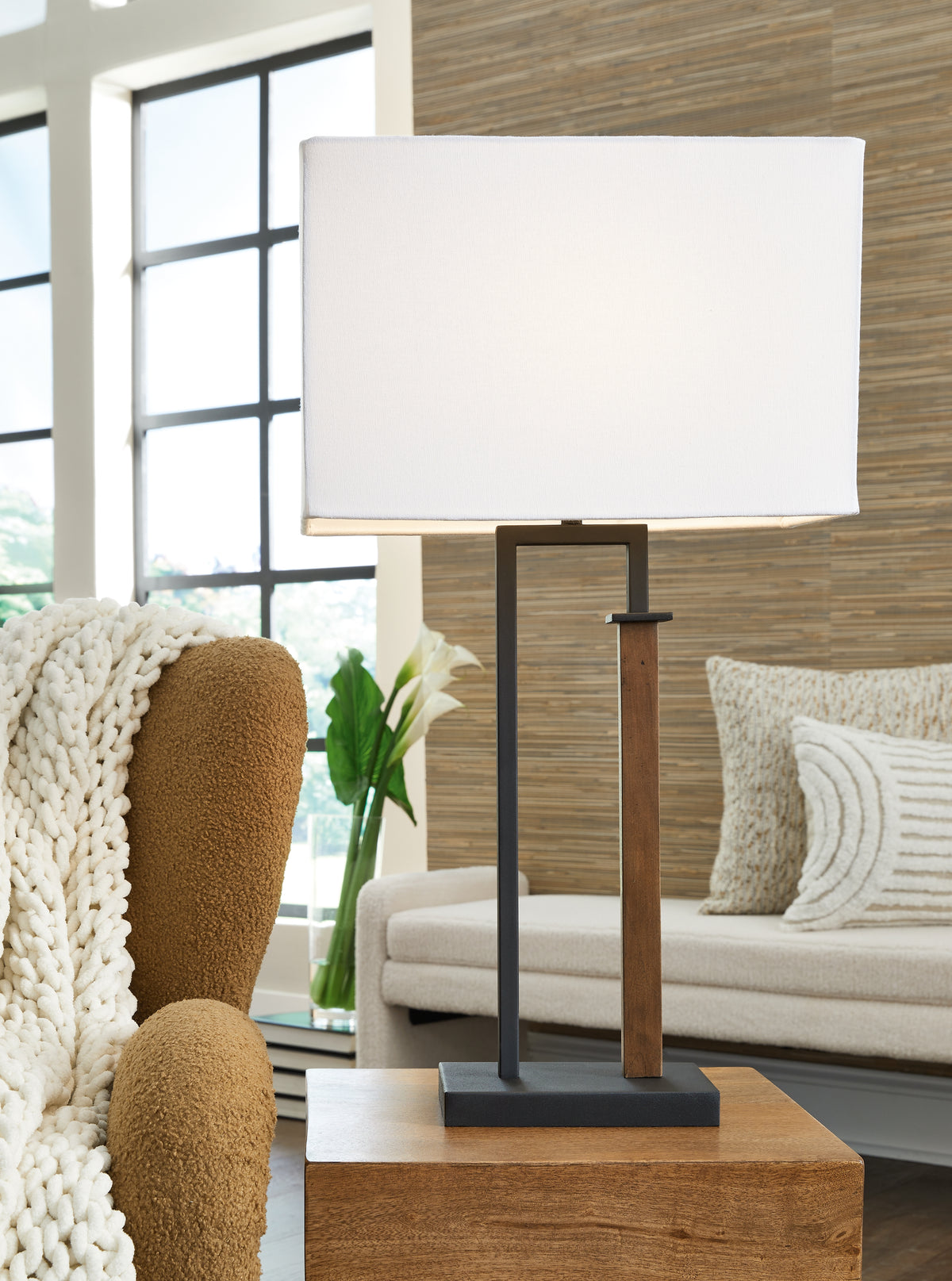 Elite Furniture Outlet - Ashley Furniture - Voslen Lighting - Metal Table Lamp (Set of 2) / Black/Brown - L204554