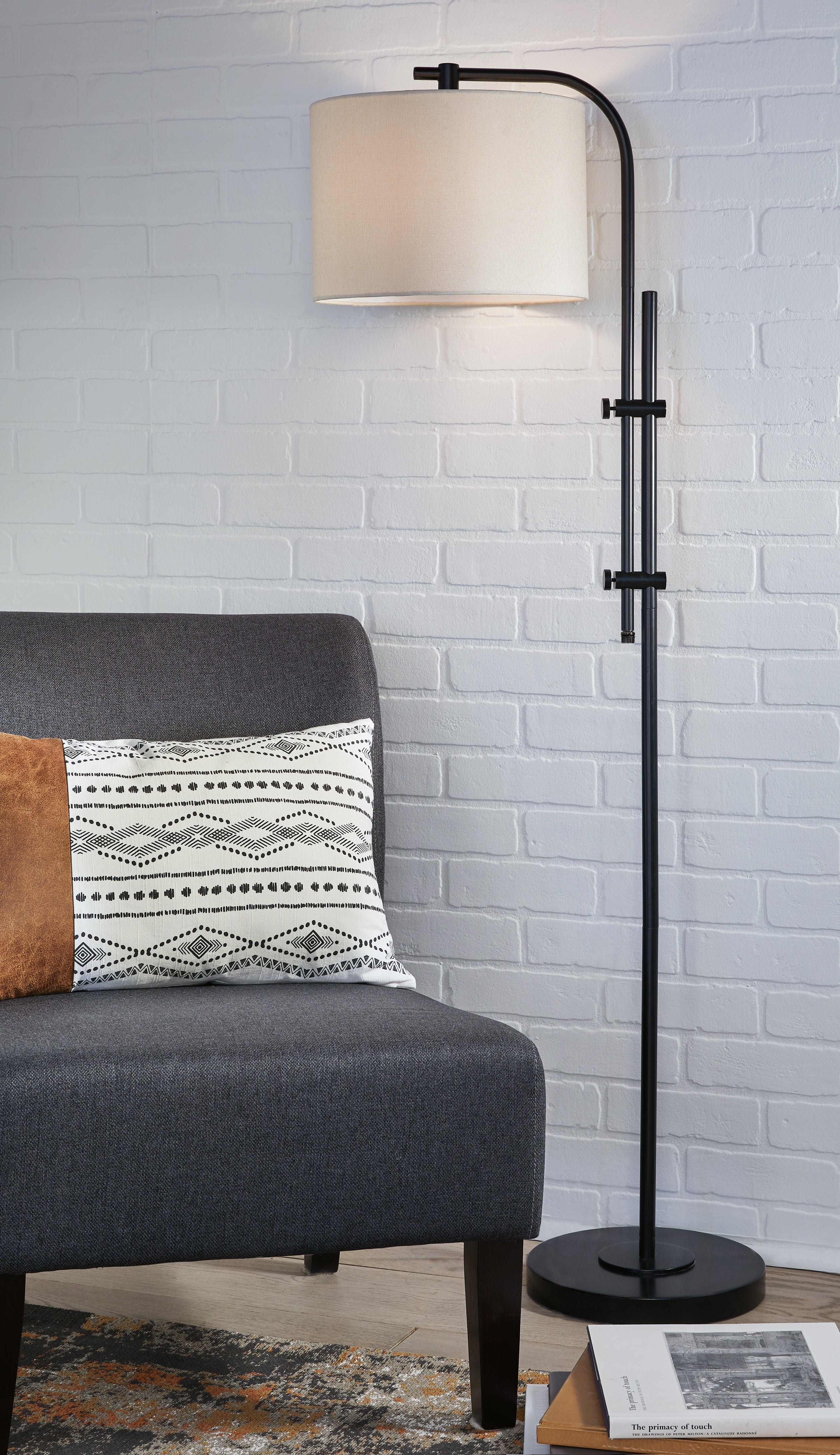 Elite Furniture Outlet - Ashley Furniture - Baronvale Lighting - Metal Floor Lamp (1/CN) / Black - L206041