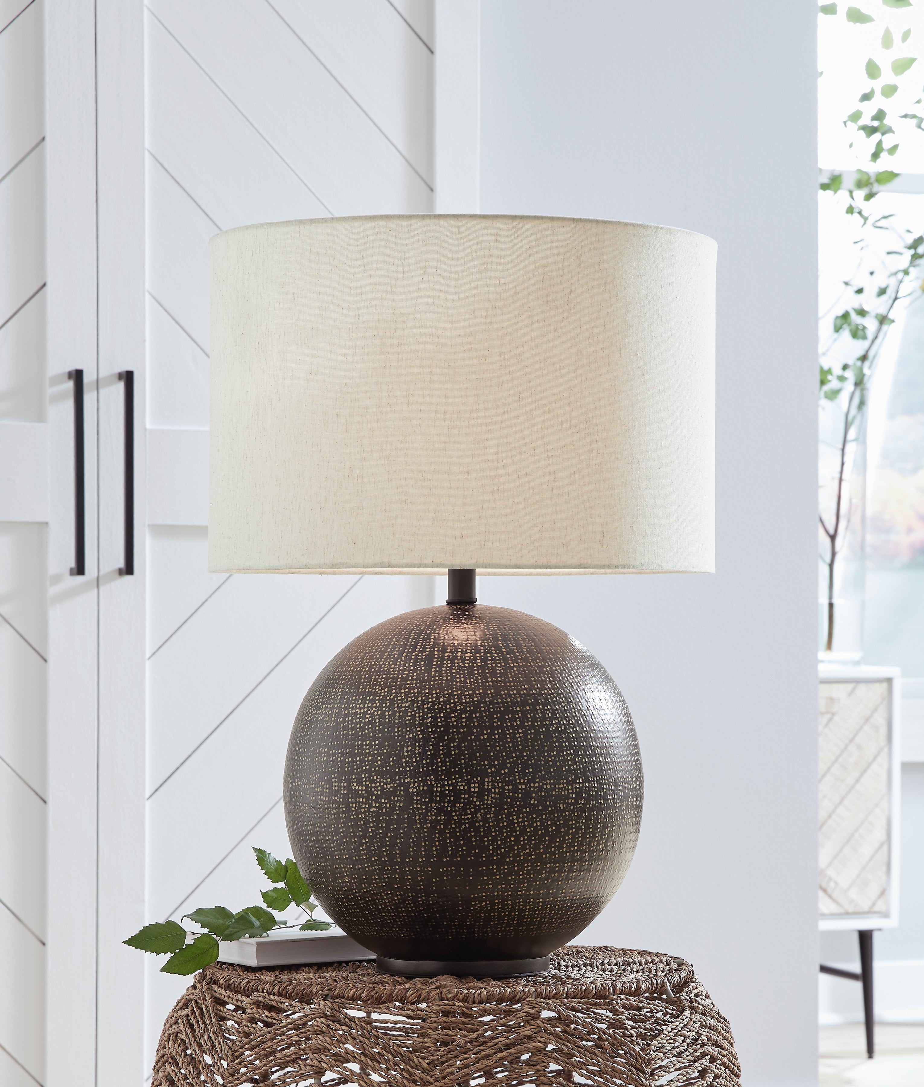Elite Furniture Outlet - Ashley Furniture - Hambell Lighting - Table Lamp (Set of 2) / Black/Gold Finish - L207434X2