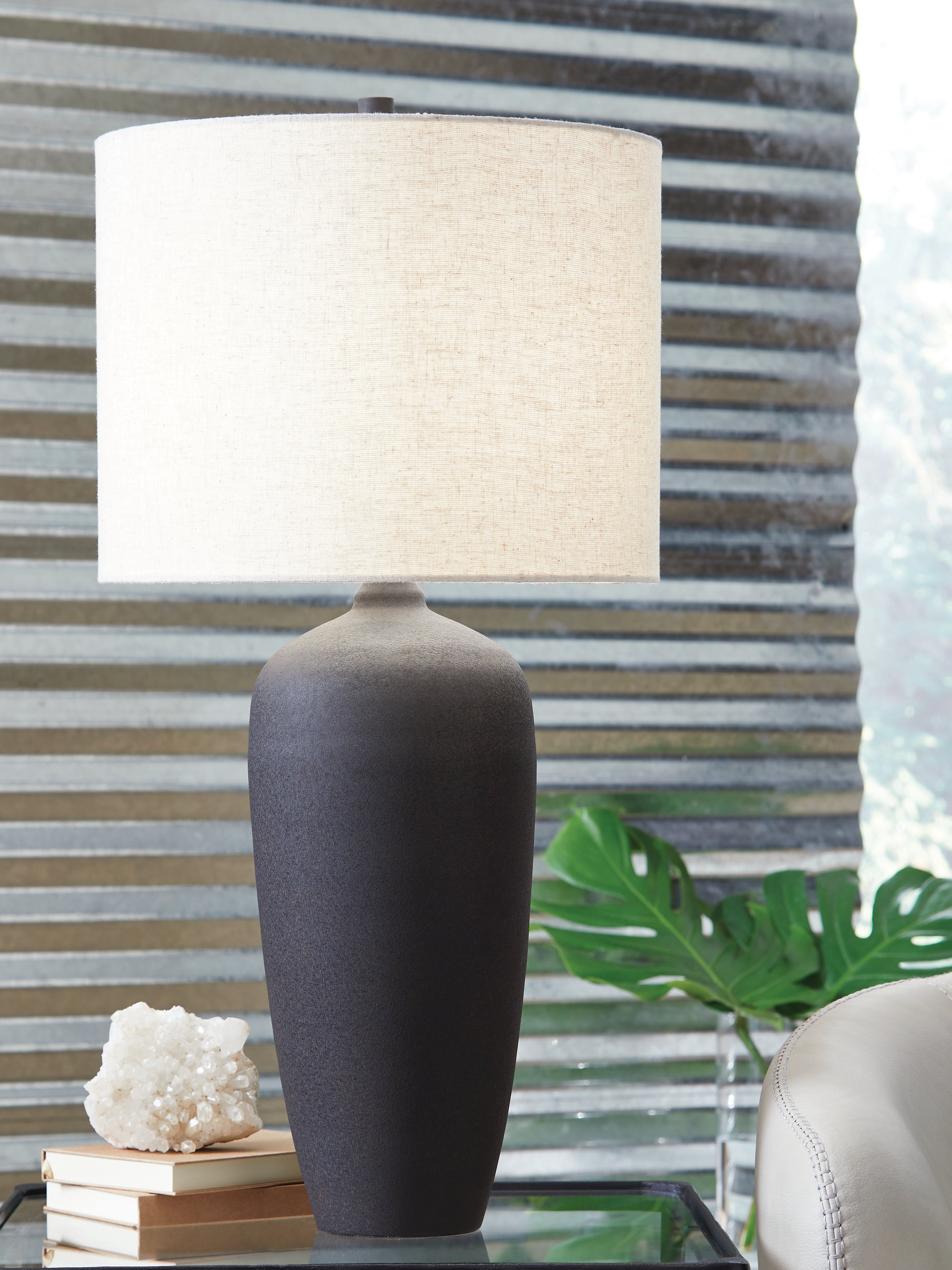 Elite Furniture Outlet - Ashley Furniture - Ryenburg Lighting - Metal Table Lamp (1/CN) / Black - L207584