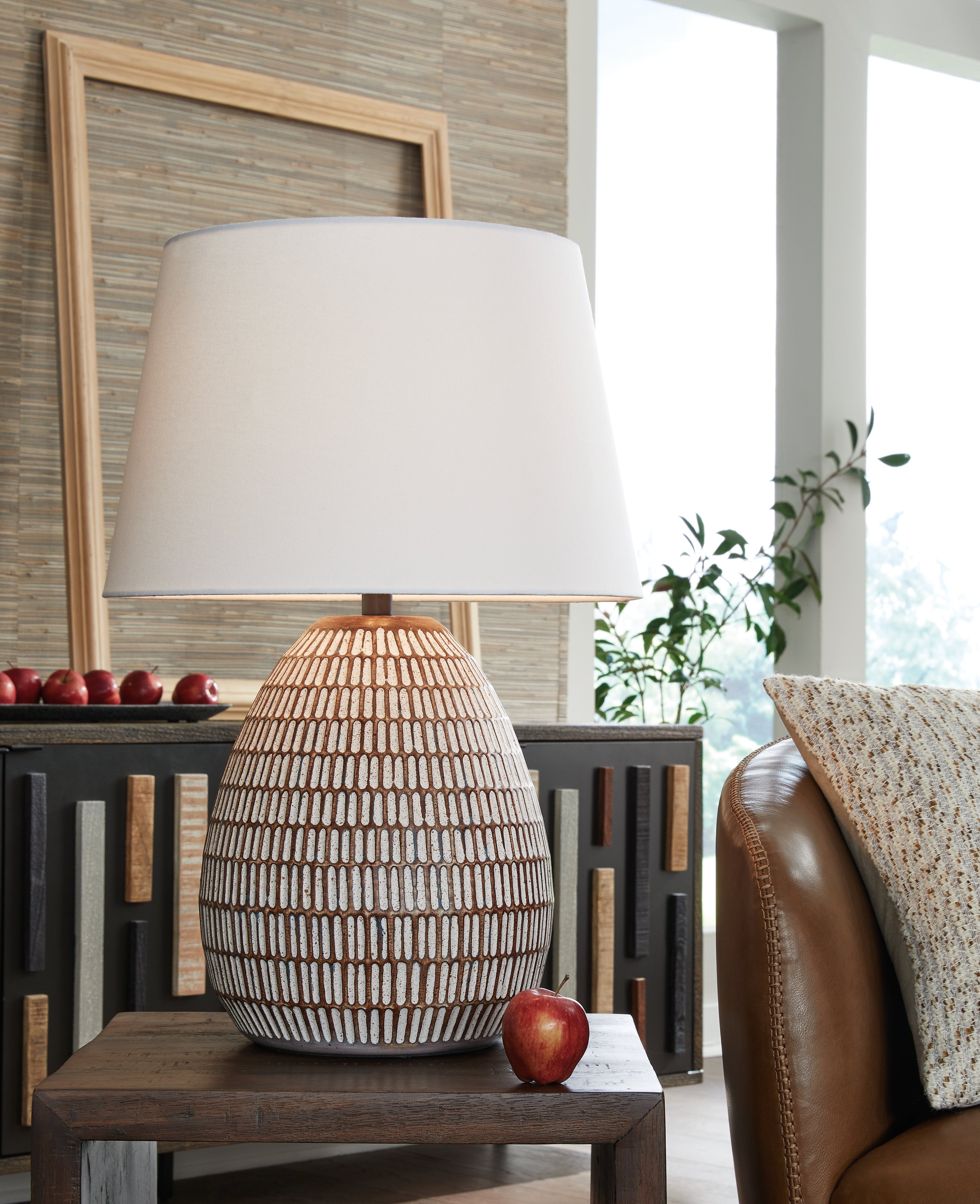 Elite Furniture Outlet - Ashley Furniture - Darrich Lighting - 2-Piece Lamp Set / Beige/White - L235804X2