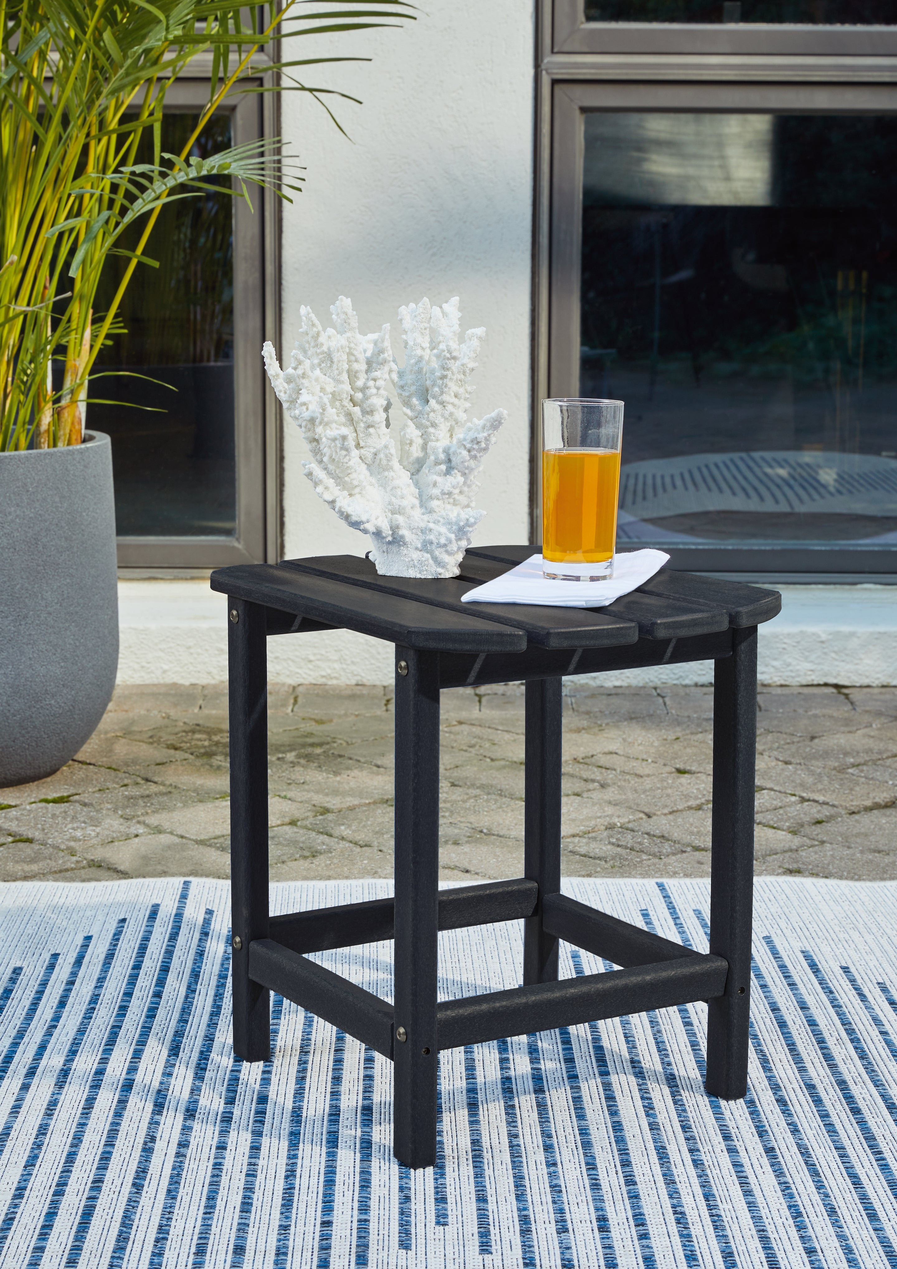 Elite Furniture Outlet - Ashley Furniture - Sundown Treasure Outdoor - End Table / Black - P008-703